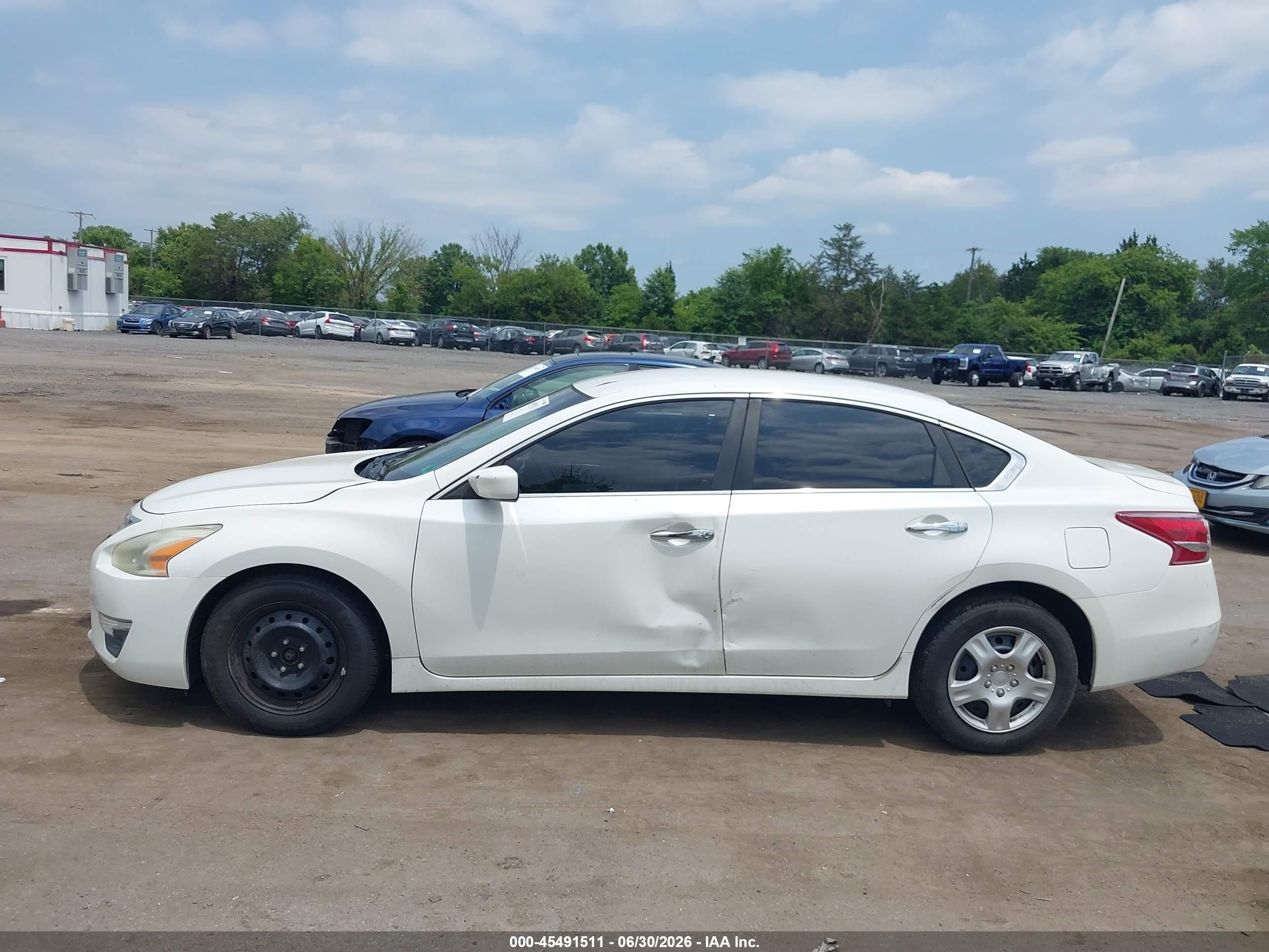 2013 Nissan Altima 2.5 S White vin: 1N4AL3AP7DN547757