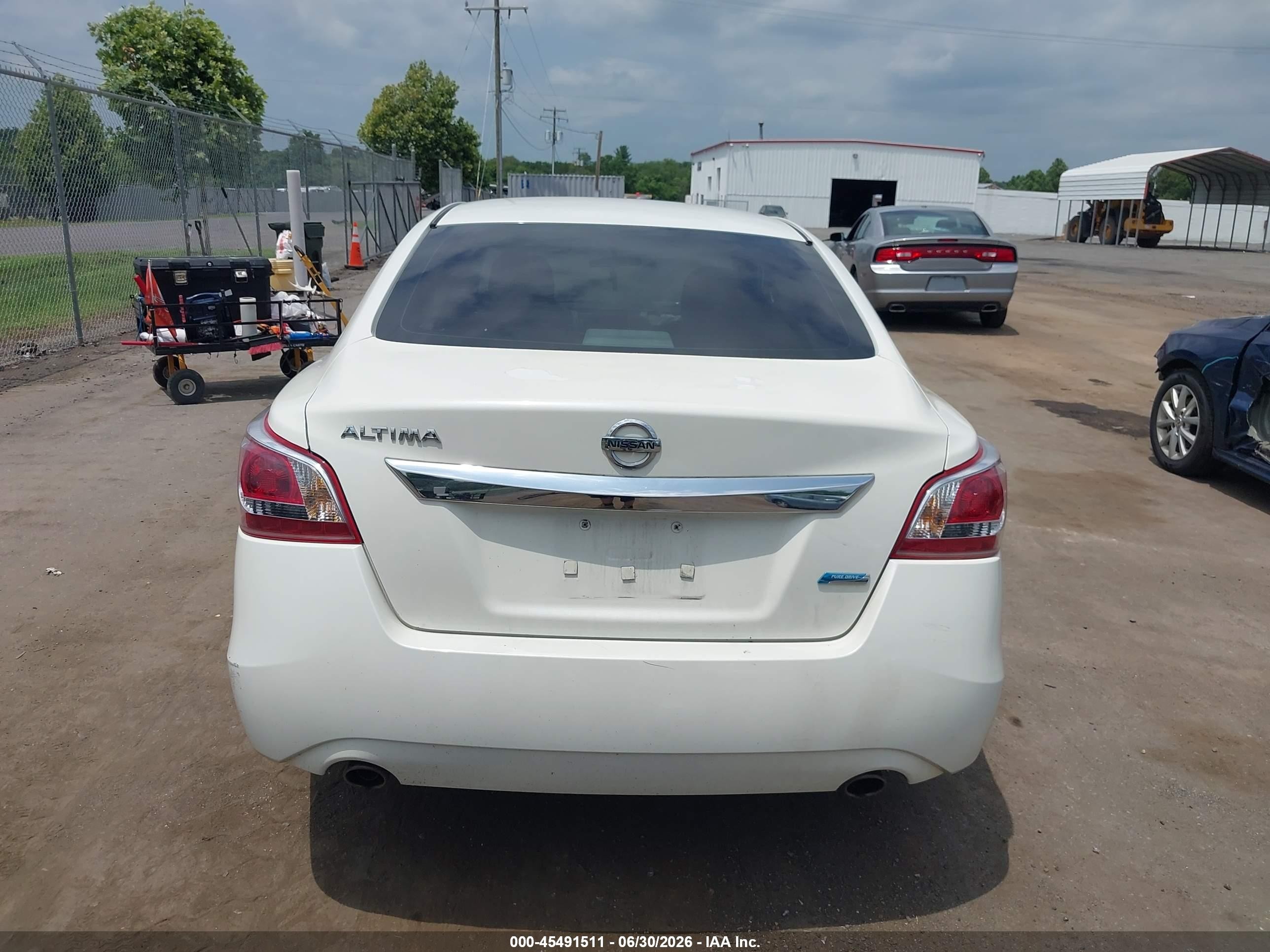 2013 Nissan Altima 2.5 S White vin: 1N4AL3AP7DN547757