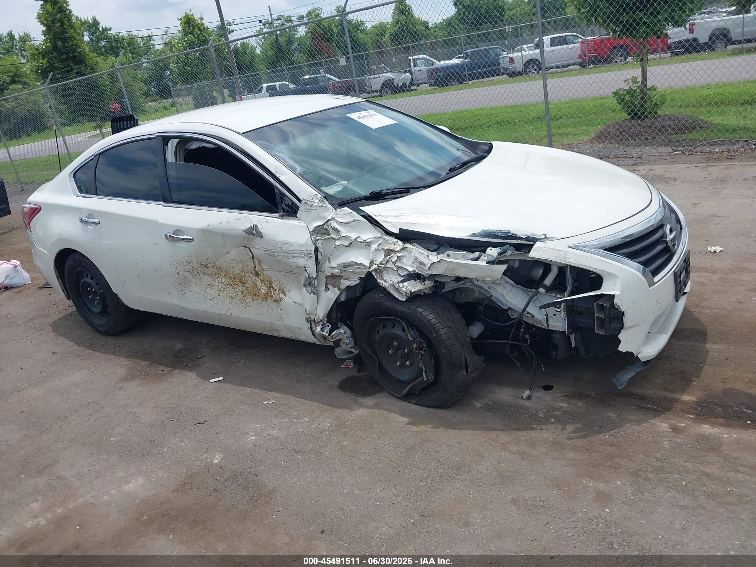 2013 Nissan Altima 2.5 S White vin: 1N4AL3AP7DN547757