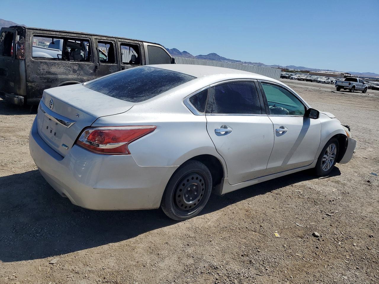2013 Nissan Altima 2.5 Silver vin: 1N4AL3AP7DN553929