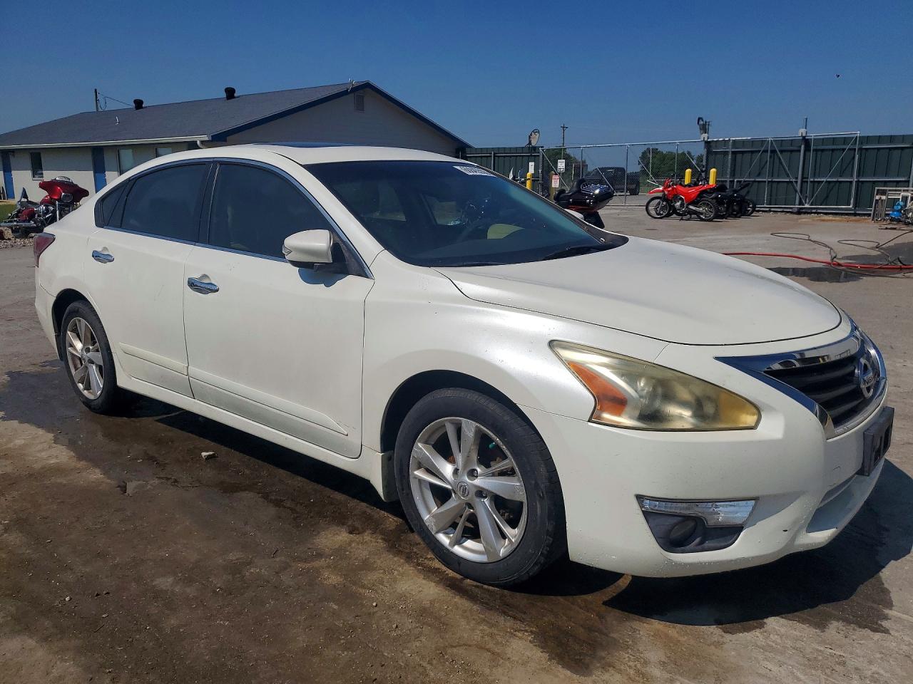 2014 Nissan Altima 2.5 White vin: 1N4AL3AP7EC112072