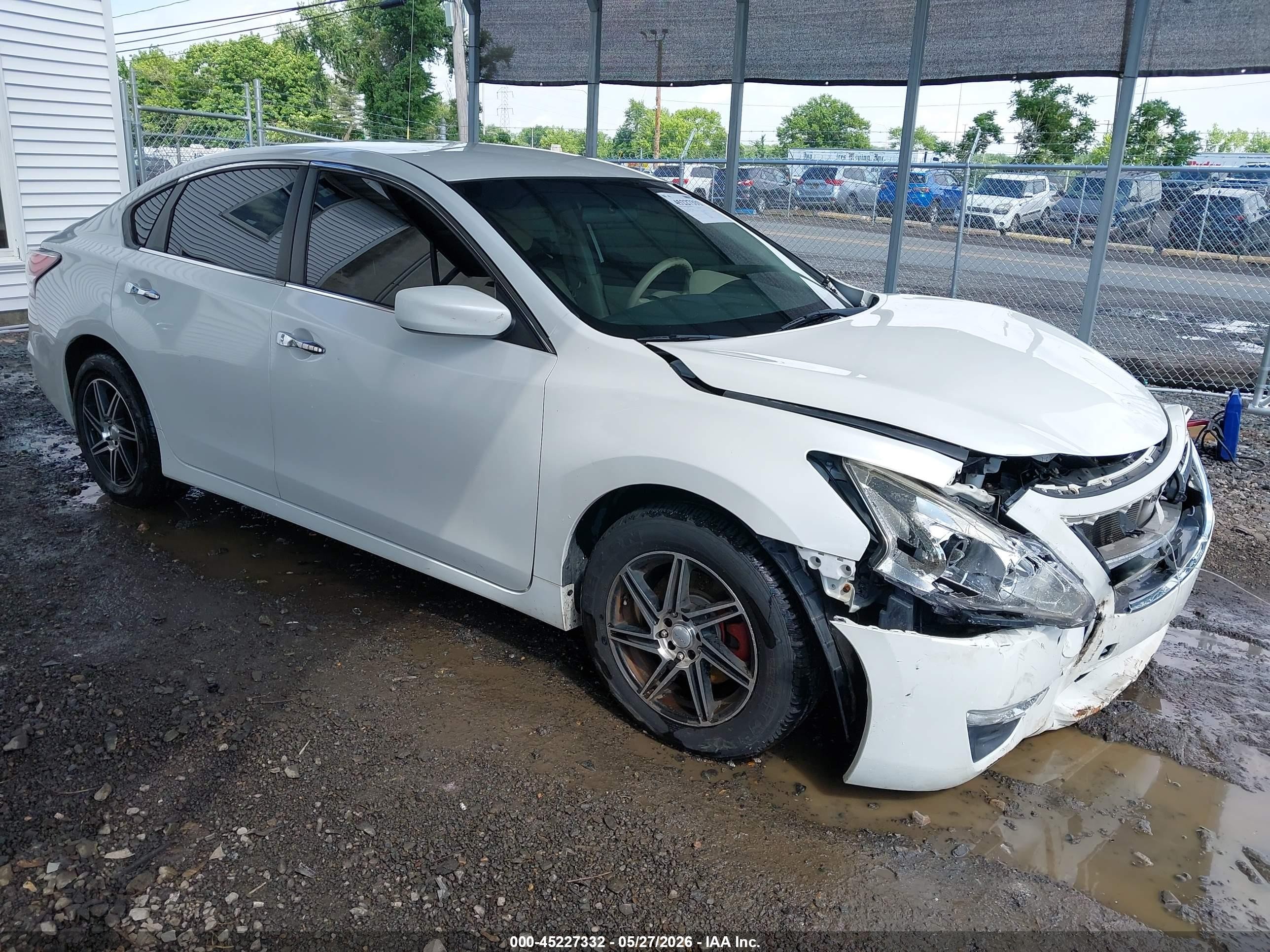 2014 Nissan Altima 2.5 S White vin: 1N4AL3AP7EC116185