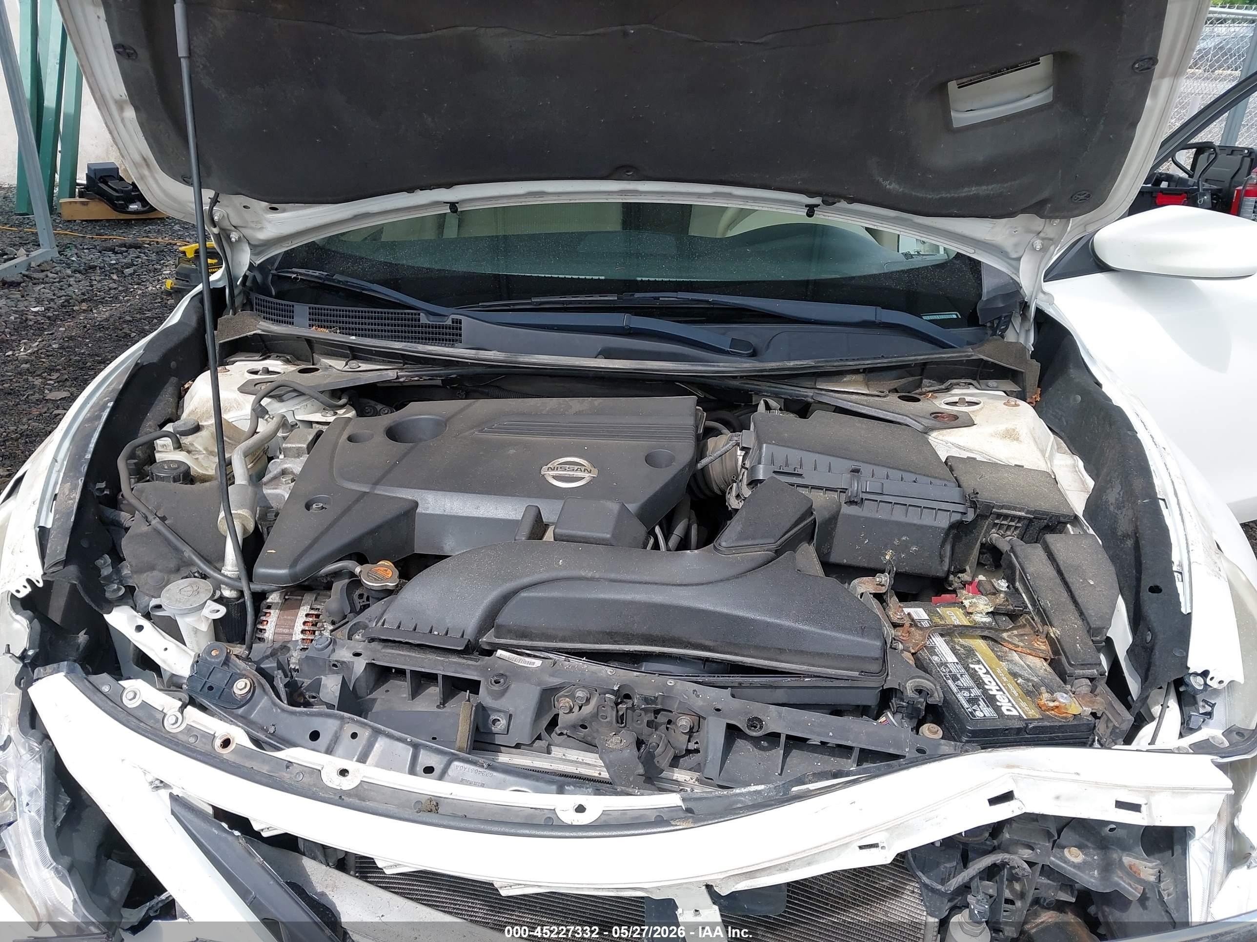 2014 Nissan Altima 2.5 S White vin: 1N4AL3AP7EC116185