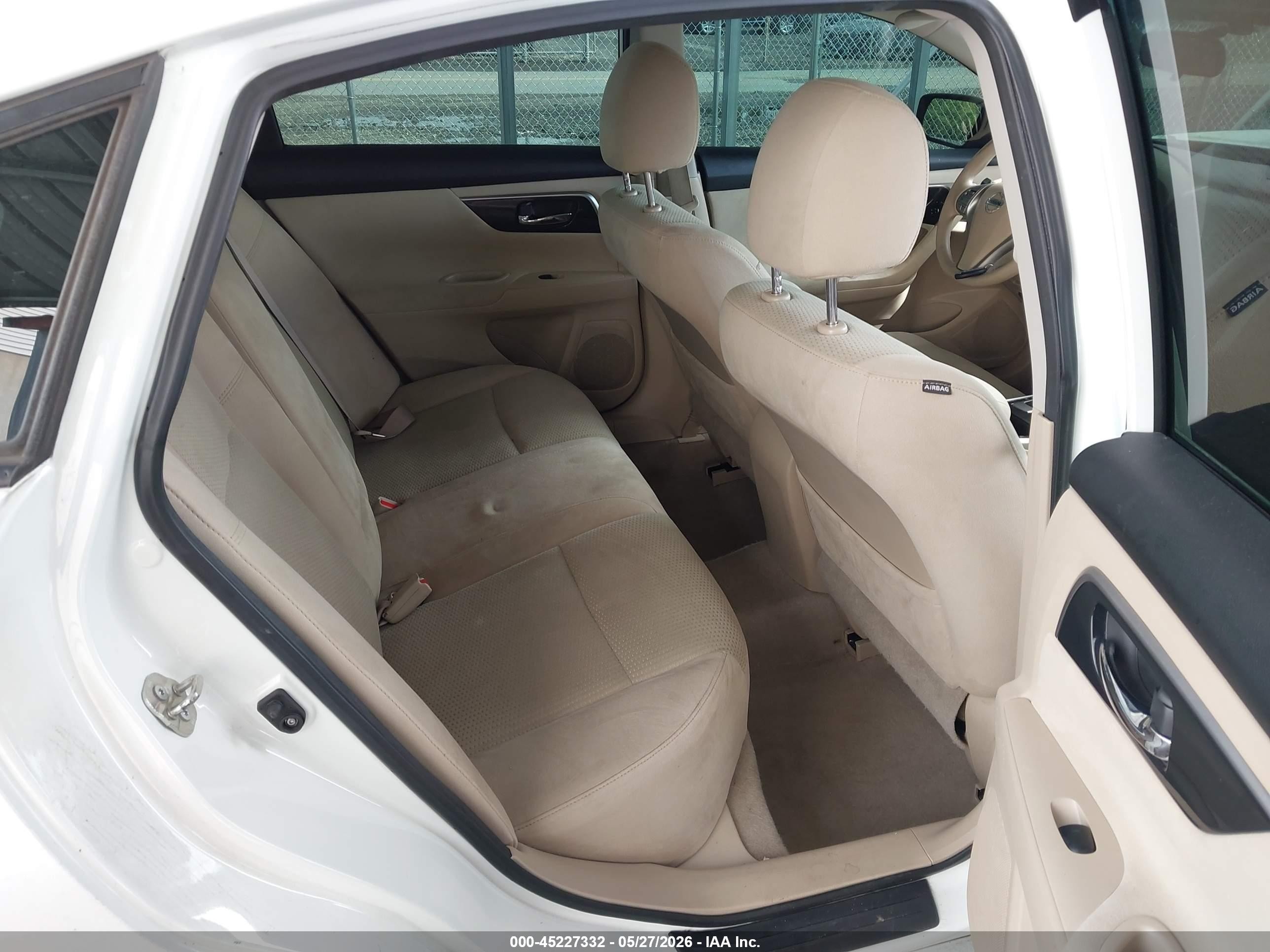 2014 Nissan Altima 2.5 S White vin: 1N4AL3AP7EC116185