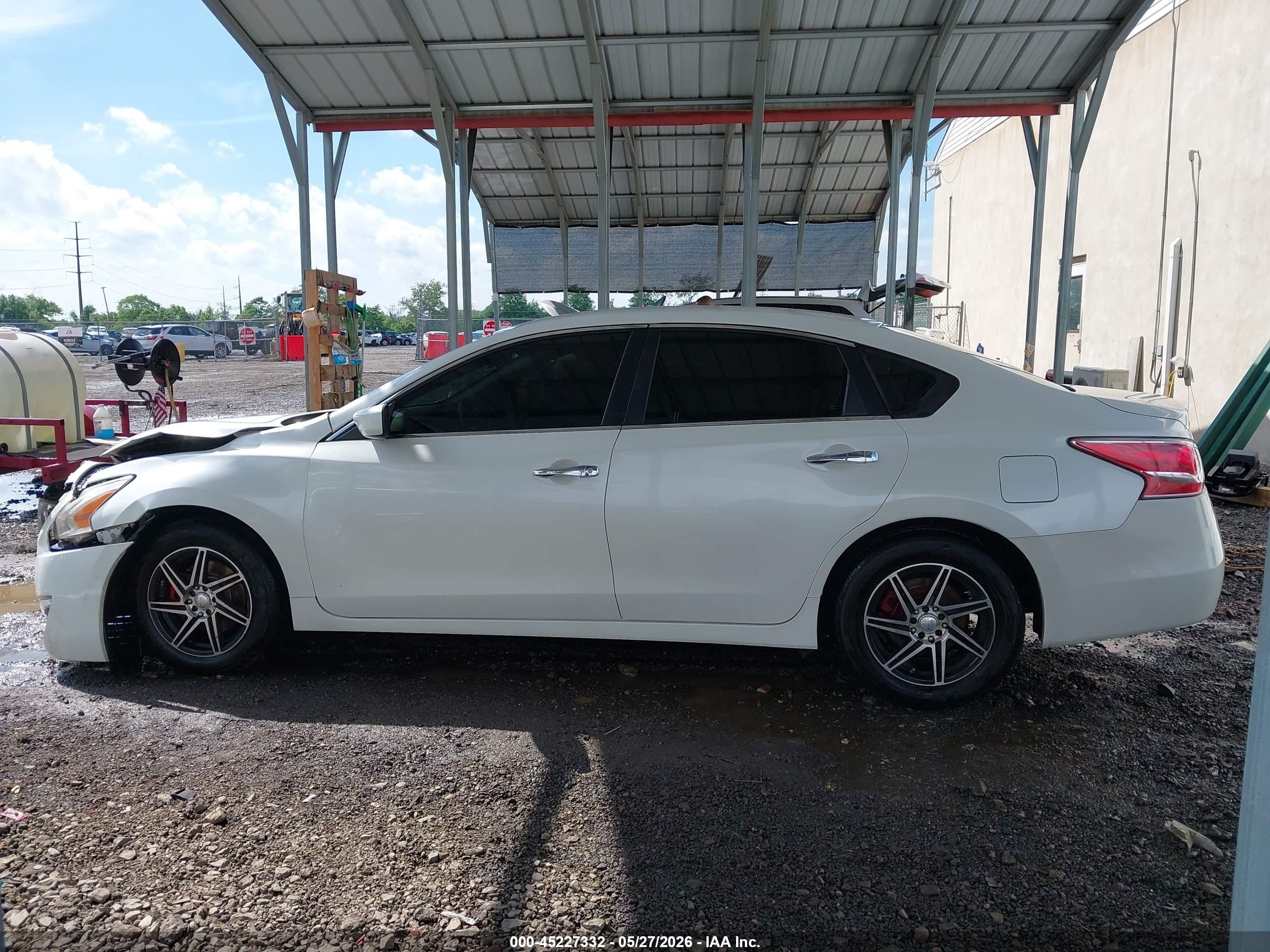 2014 Nissan Altima 2.5 S White vin: 1N4AL3AP7EC116185