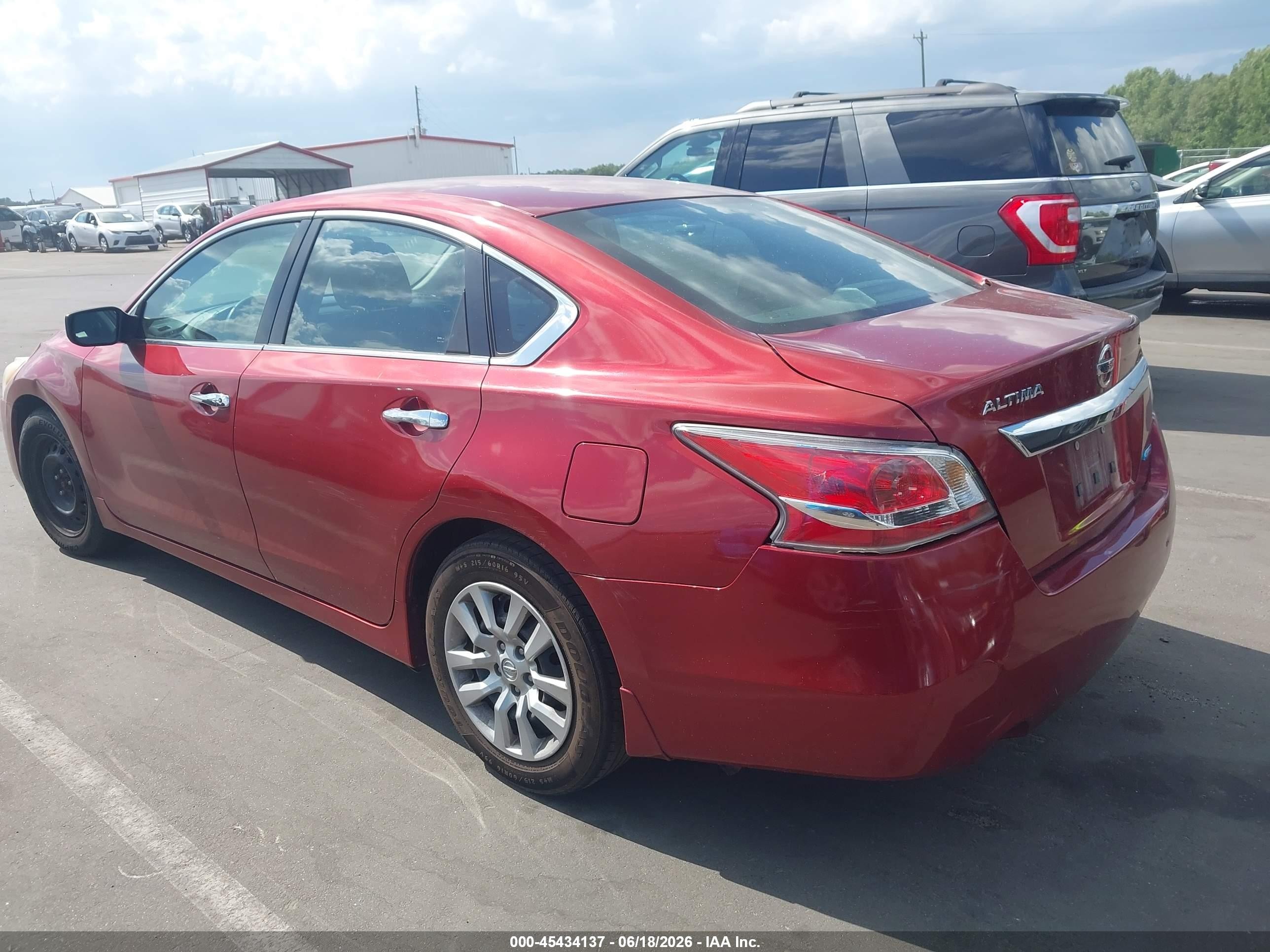 2014 Nissan Altima 2.5 S Red vin: 1N4AL3AP7EC116820