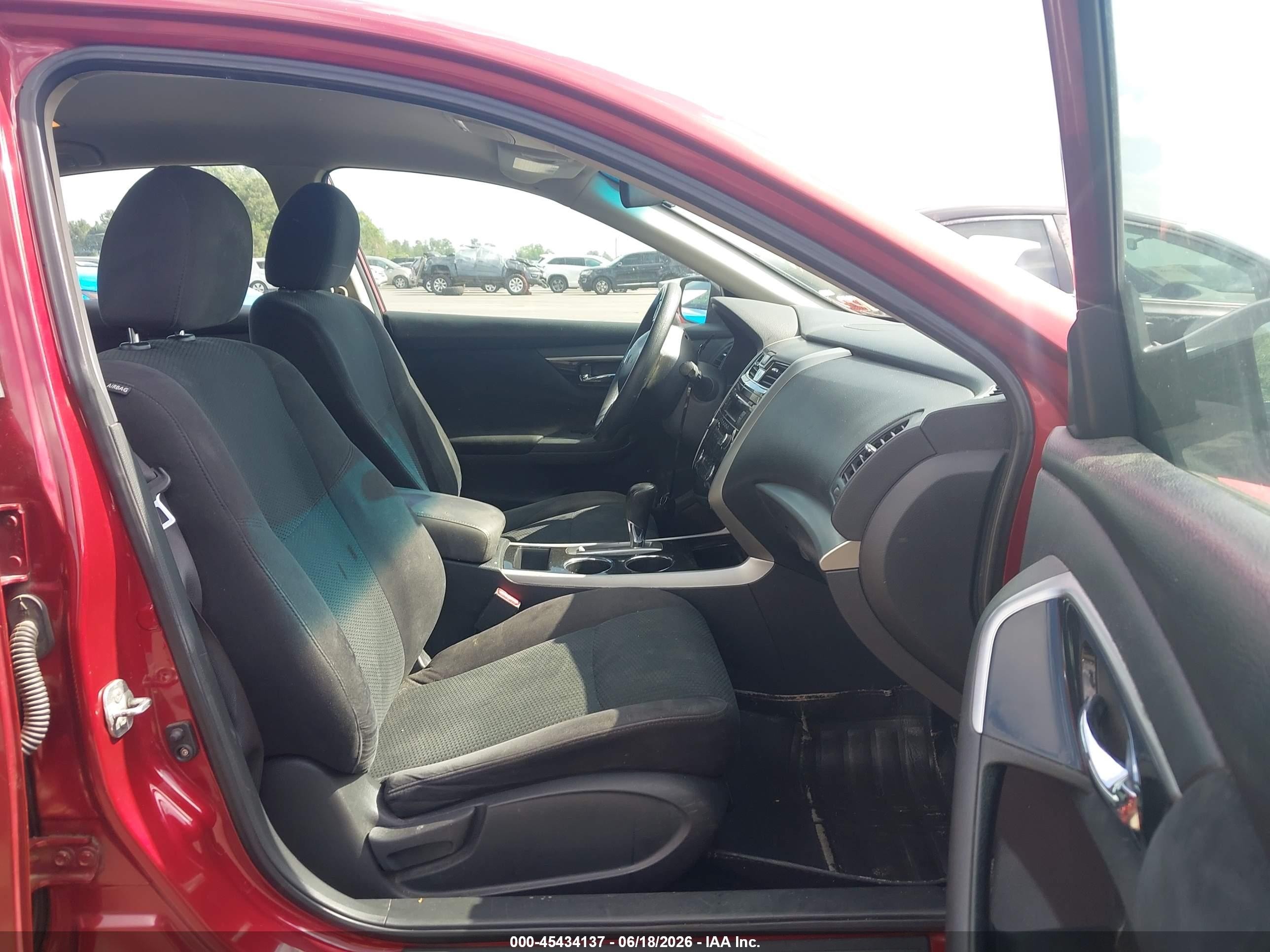 2014 Nissan Altima 2.5 S Red vin: 1N4AL3AP7EC116820