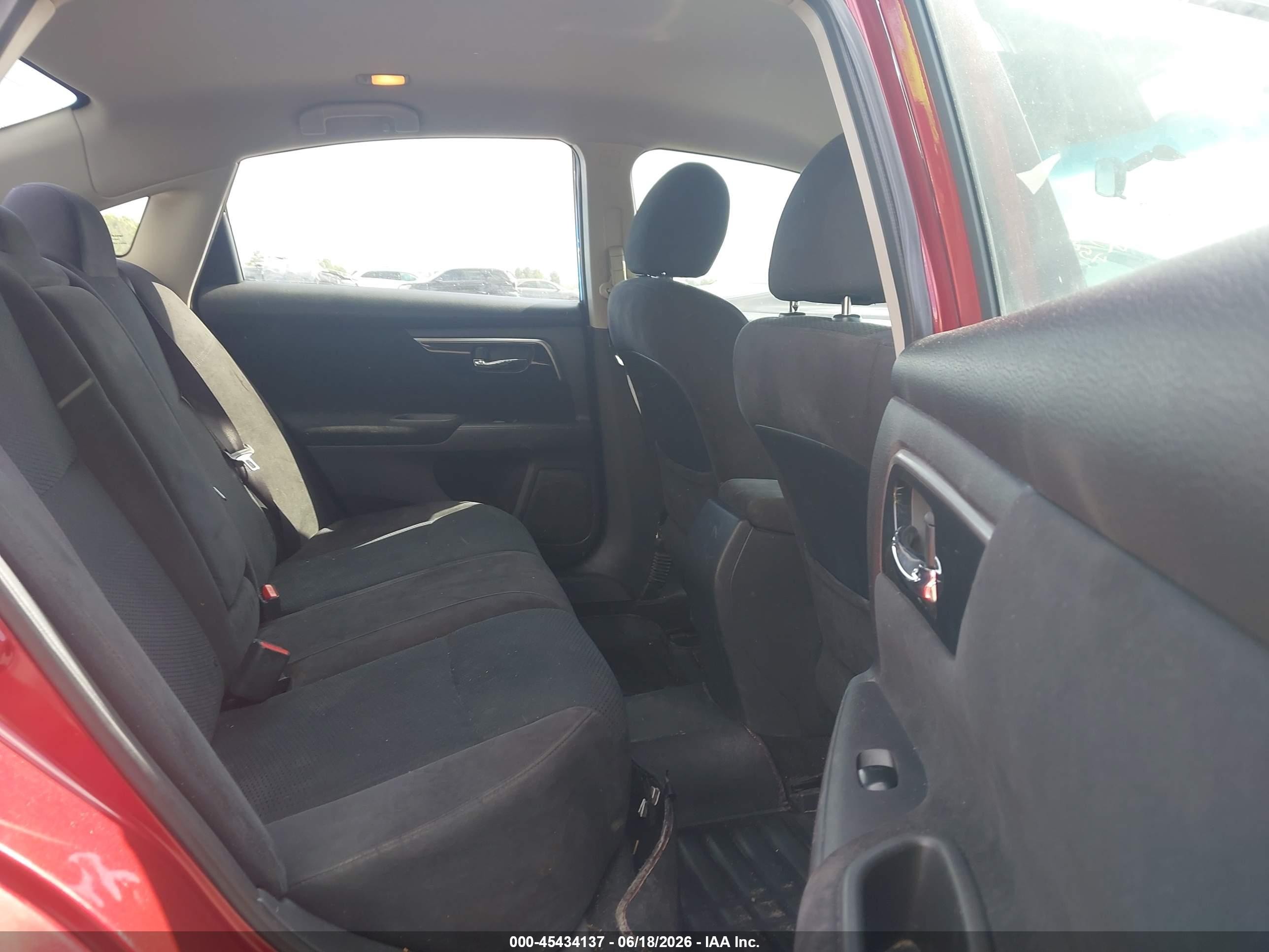 2014 Nissan Altima 2.5 S Red vin: 1N4AL3AP7EC116820