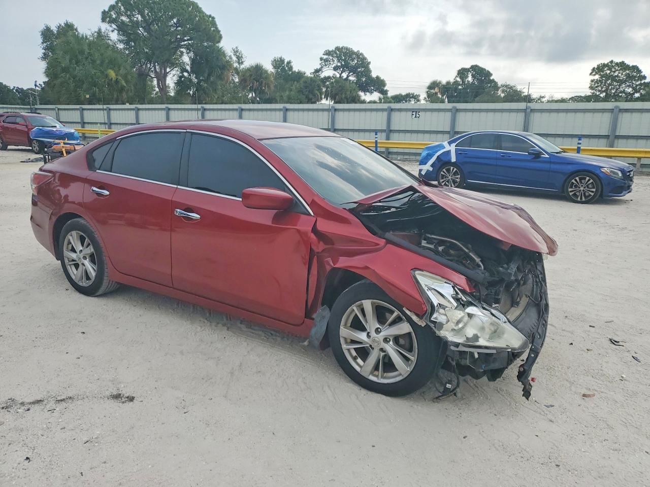 2014 Nissan Altima 2.5 Sv Красный vin: 1N4AL3AP7EC122472