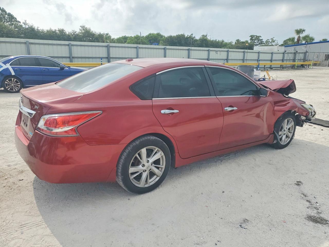 2014 Nissan Altima 2.5 Sv Красный vin: 1N4AL3AP7EC122472