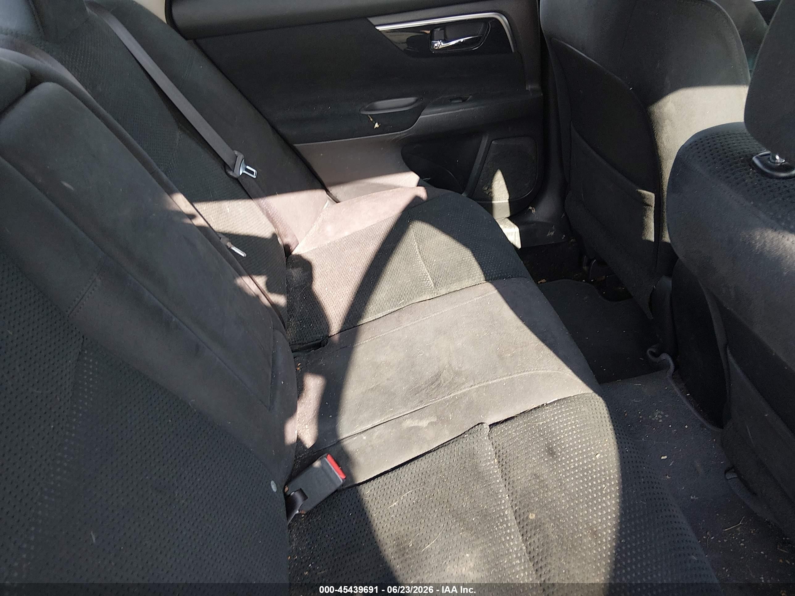 2014 Nissan Altima 2.5 S White vin: 1N4AL3AP7EC141877