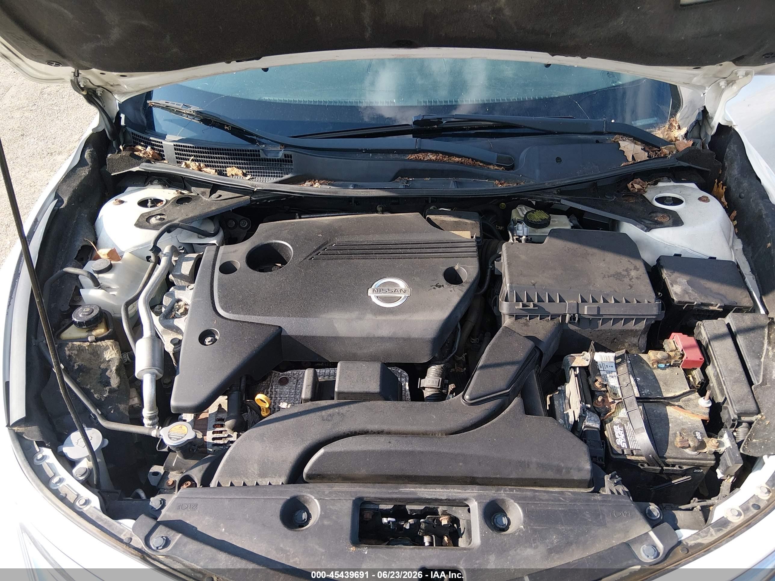 2014 Nissan Altima 2.5 S White vin: 1N4AL3AP7EC141877