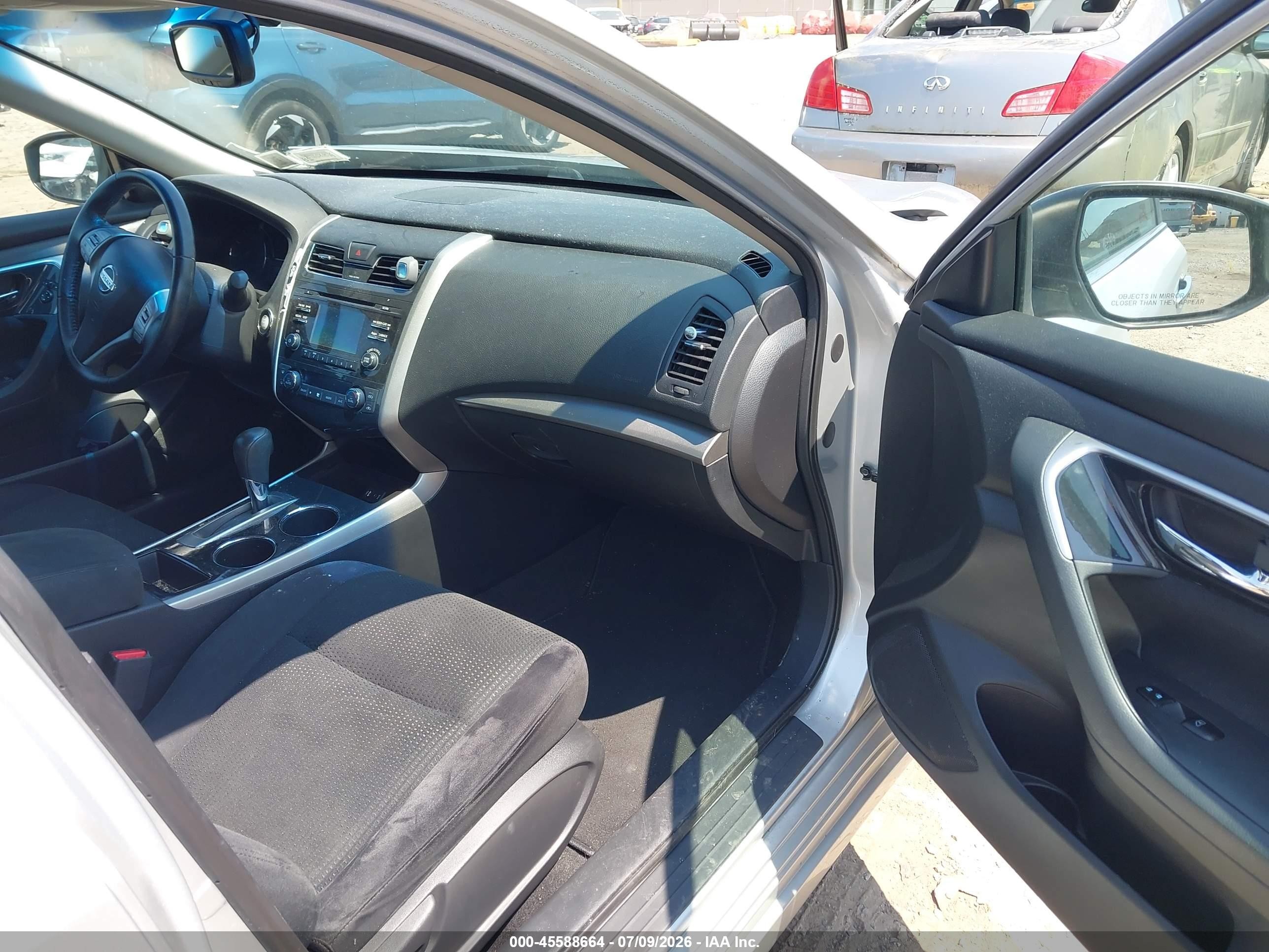 2014 Nissan Altima 2.5 Sv Silver vin: 1N4AL3AP7EC152927