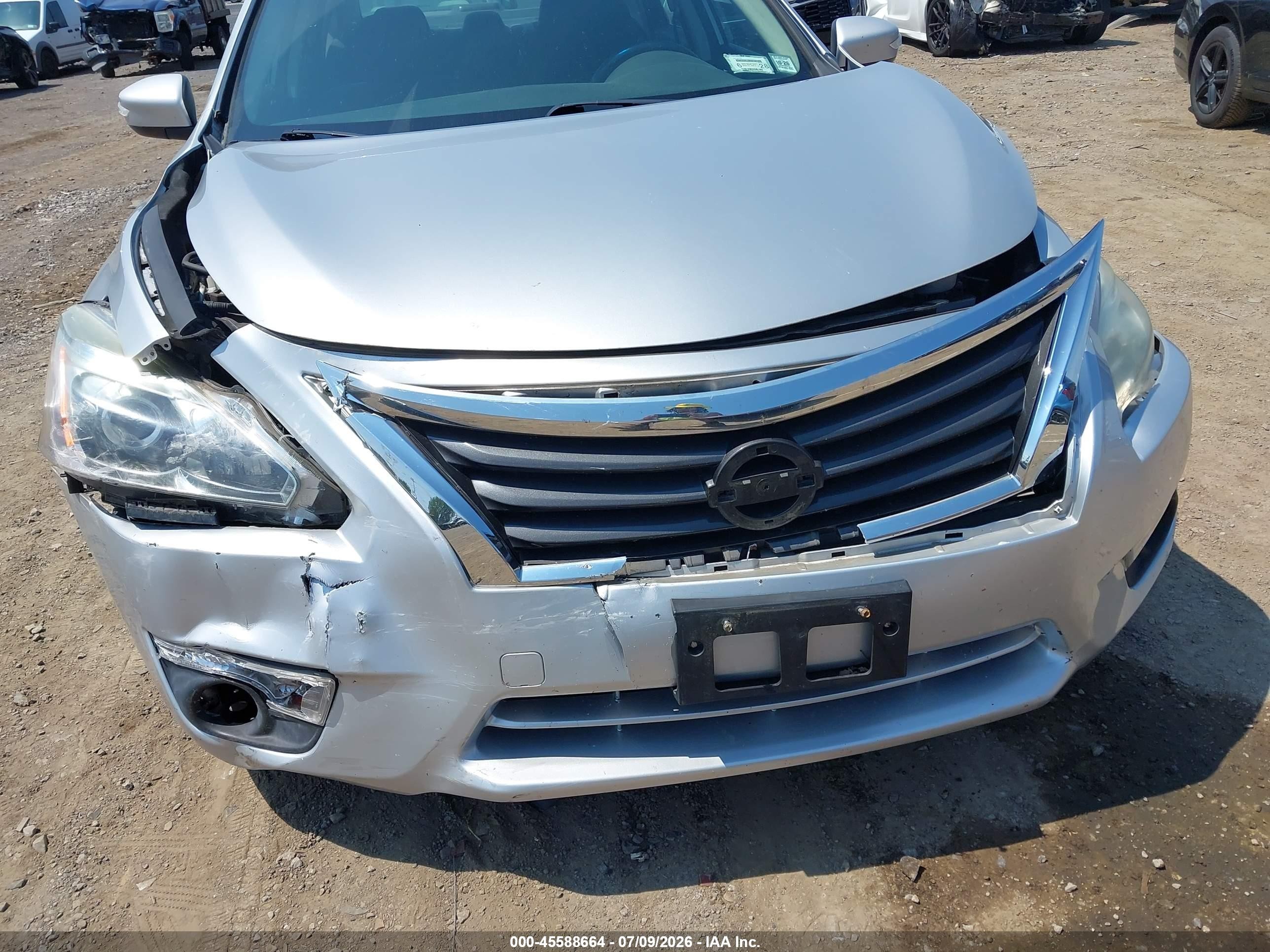 2014 Nissan Altima 2.5 Sv Silver vin: 1N4AL3AP7EC152927