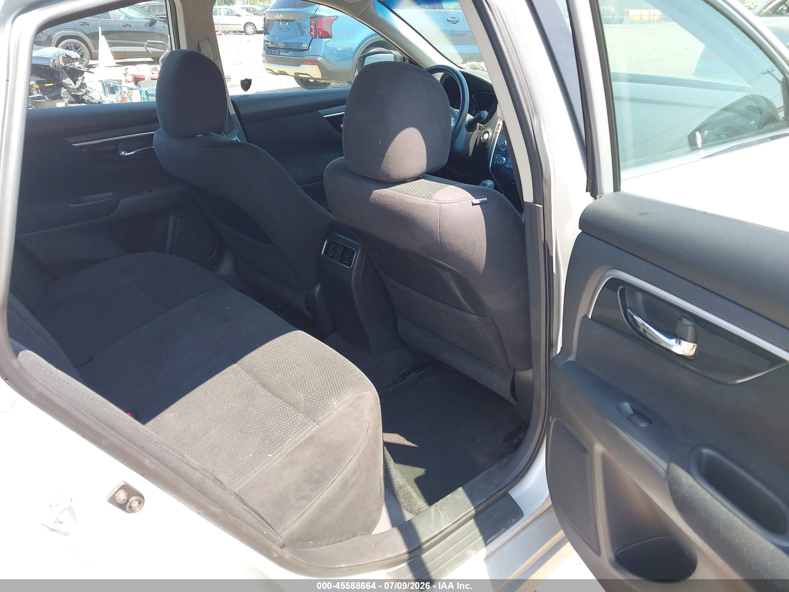 2014 Nissan Altima 2.5 Sv Silver vin: 1N4AL3AP7EC152927