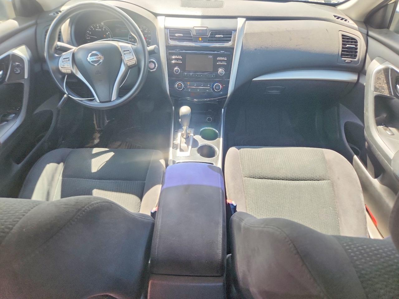 2014 Nissan Altima 2.5 S White vin: 1N4AL3AP7EC157822