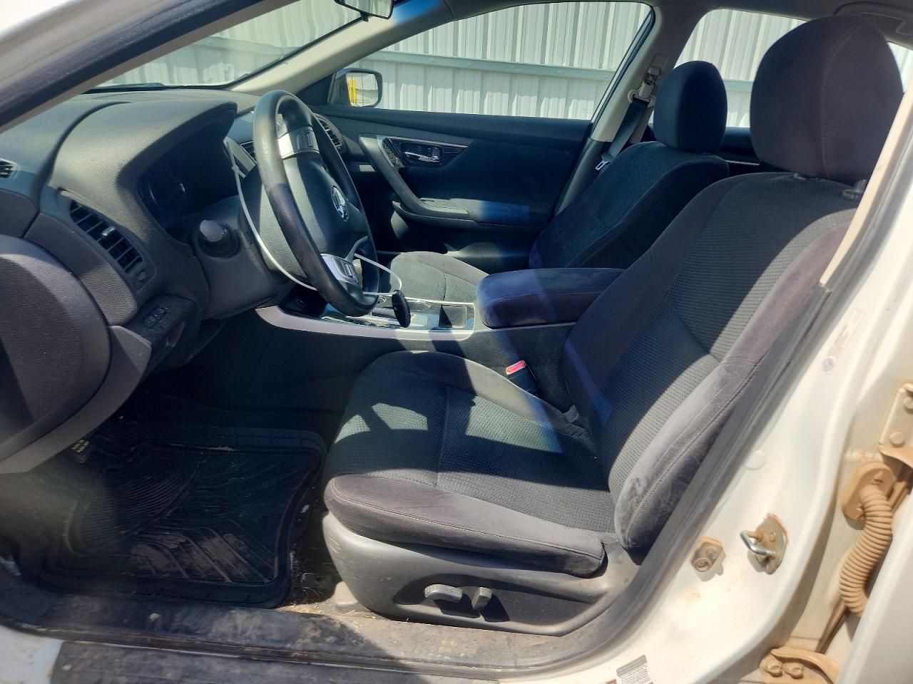 2014 Nissan Altima 2.5 S White vin: 1N4AL3AP7EC157822