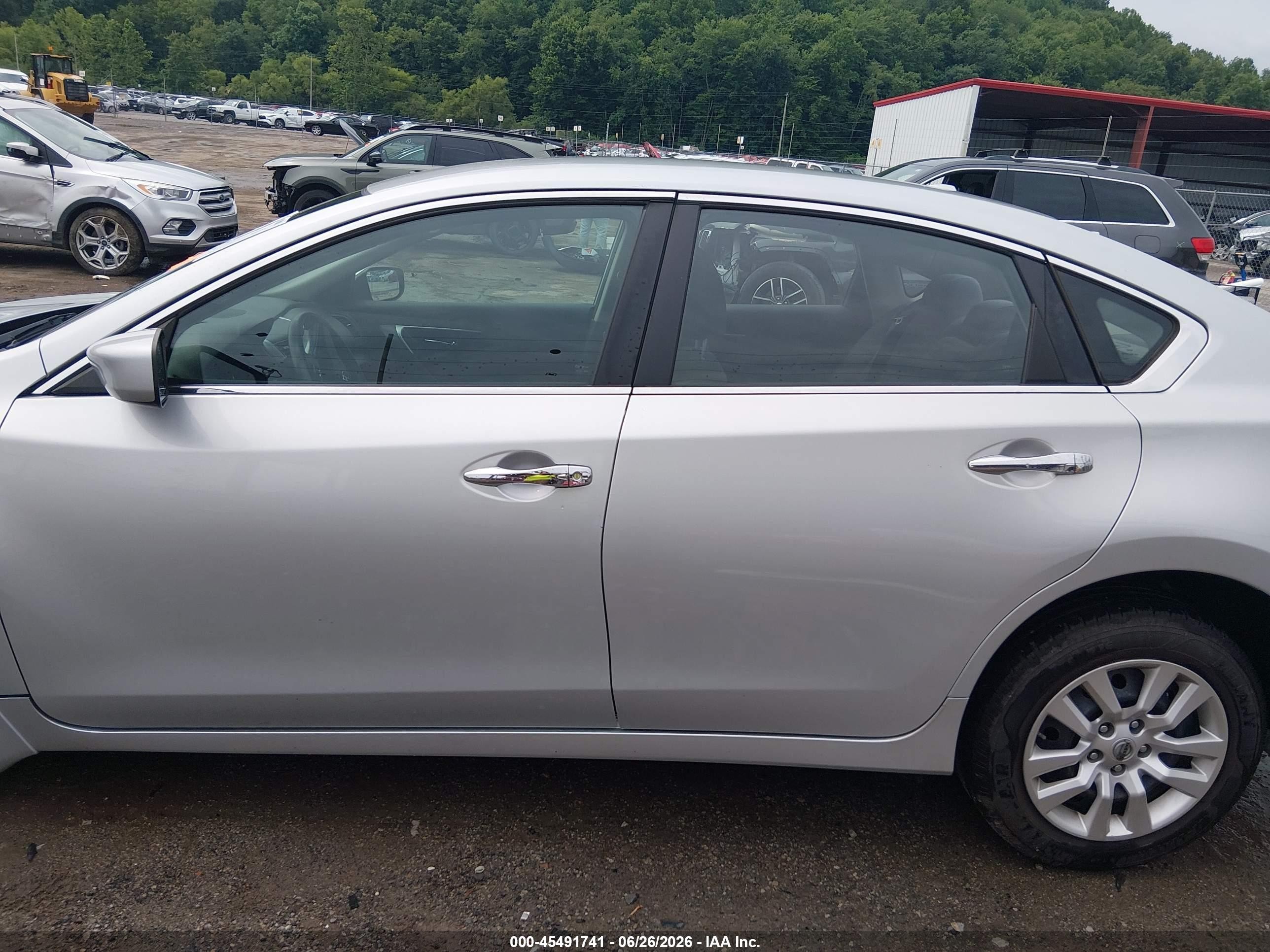 2014 Nissan Altima 2.5 S Silver vin: 1N4AL3AP7EC196443