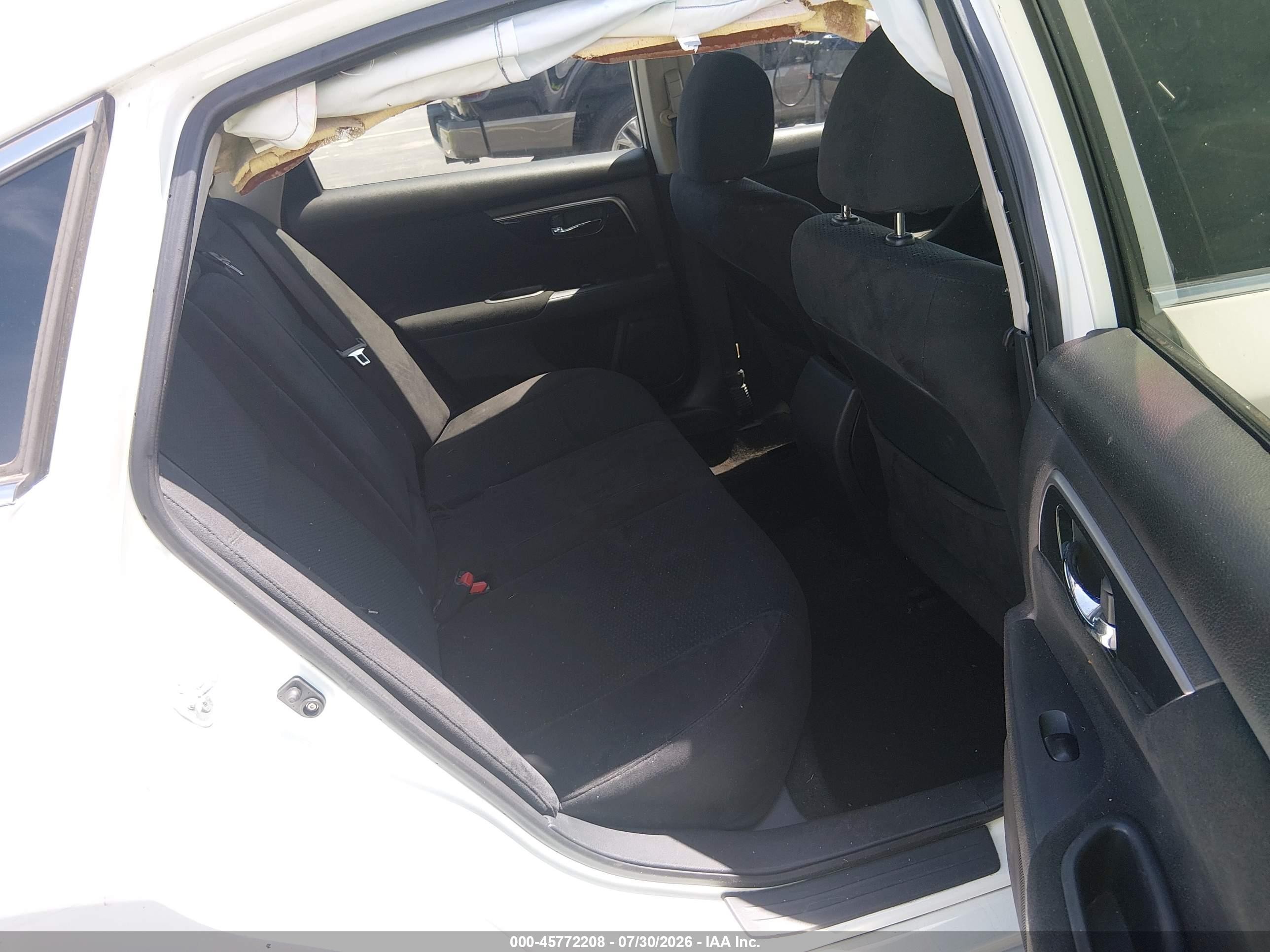 2014 Nissan Altima 2.5 S White vin: 1N4AL3AP7EC268404