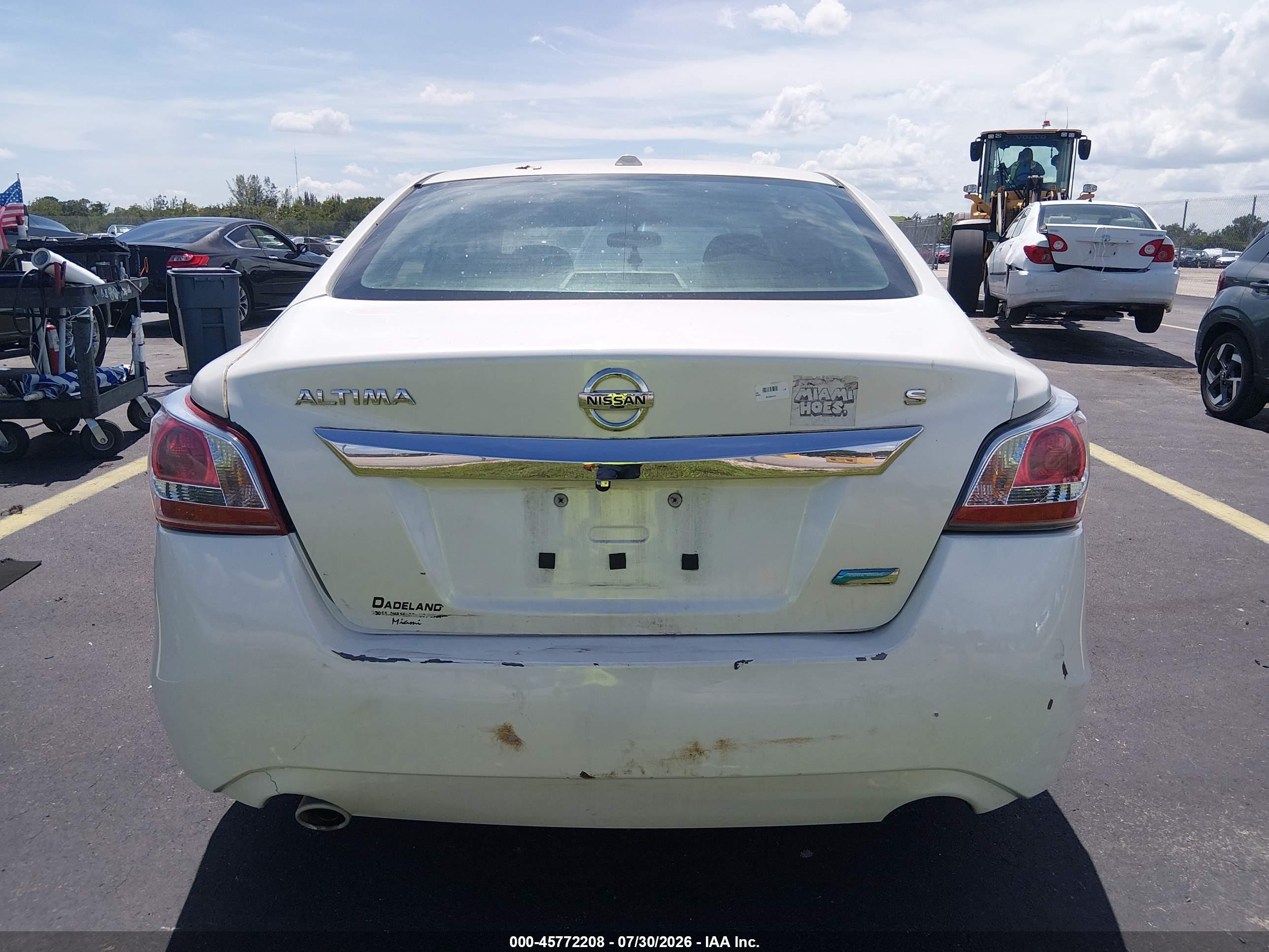 2014 Nissan Altima 2.5 S White vin: 1N4AL3AP7EC268404