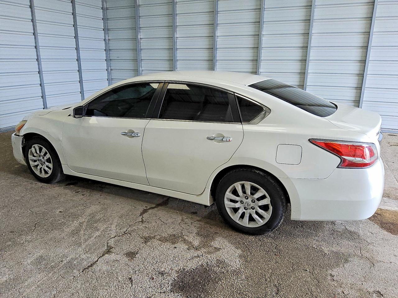 2014 Nissan Altima 2.5 S White vin: 1N4AL3AP7EC277720
