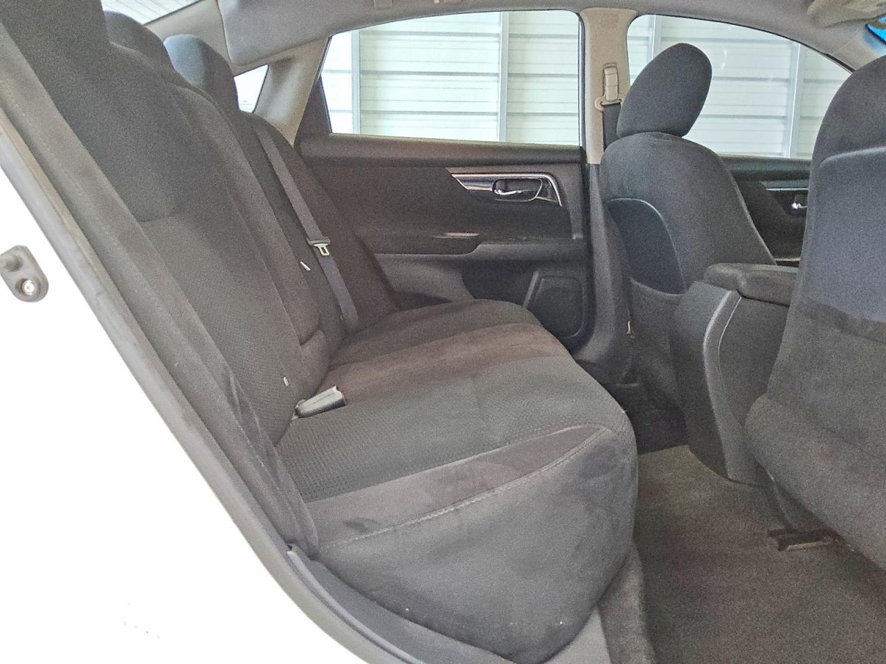 2014 Nissan Altima 2.5 S White vin: 1N4AL3AP7EC277720