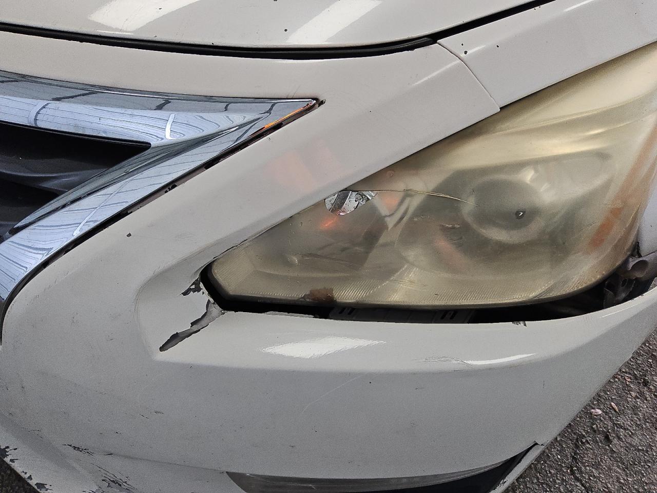2014 Nissan Altima 2.5 S White vin: 1N4AL3AP7EC277720 Damage: Left Head Lamp, Broken, Replacement Required