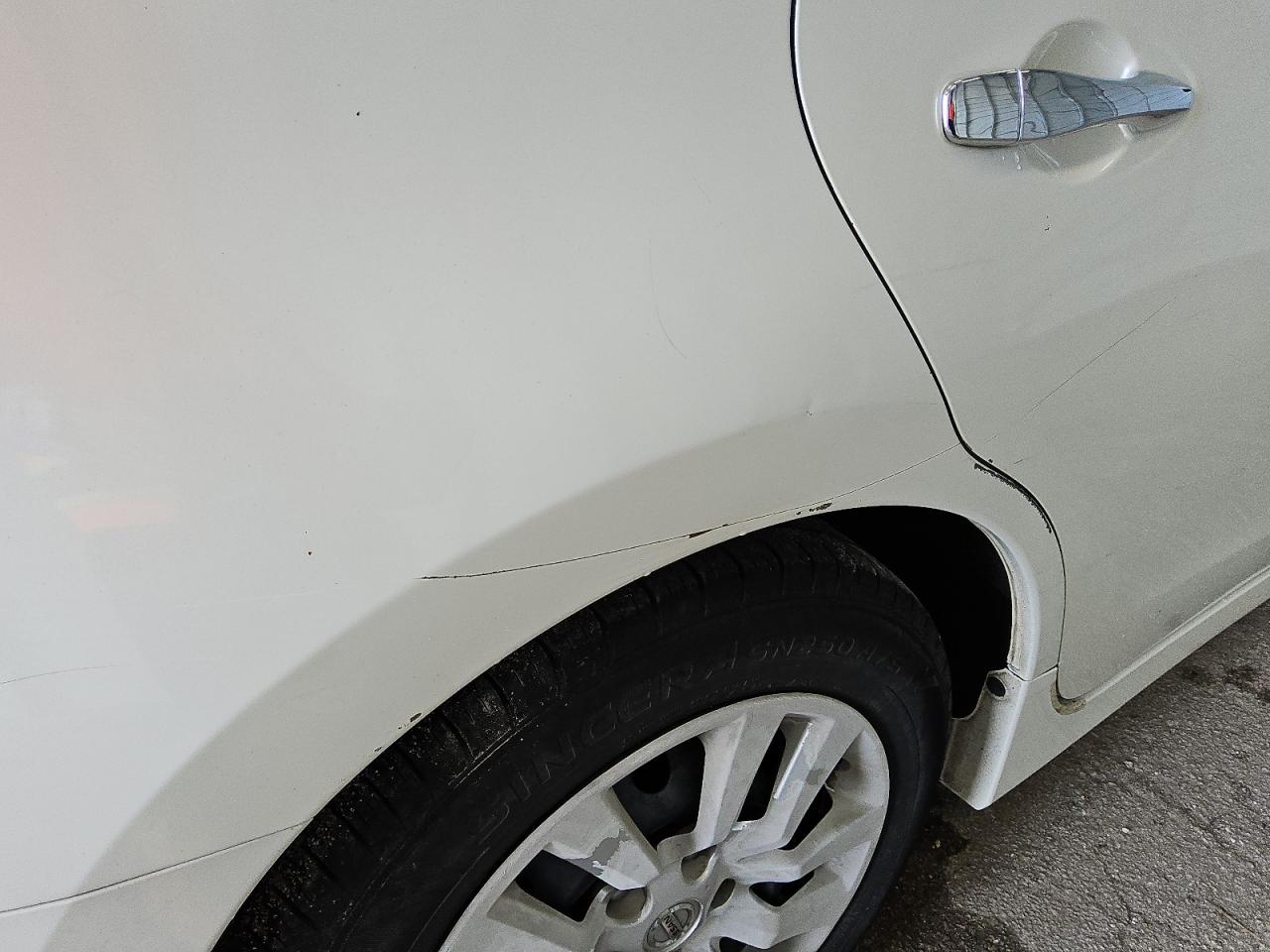 2014 Nissan Altima 2.5 S White vin: 1N4AL3AP7EC277720 Damage: Right Qtr Panel, Dent(S) W/ Paint Dmg, 1/8 To 1/2 Inch
