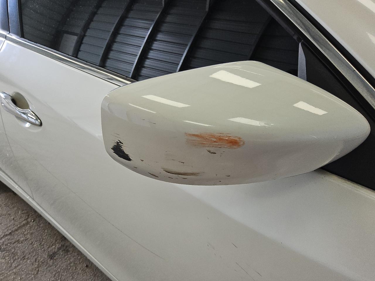 2014 Nissan Altima 2.5 S White vin: 1N4AL3AP7EC277720 Damage: Rf Mirror Cover, Gouged, 3 To 4 Inches