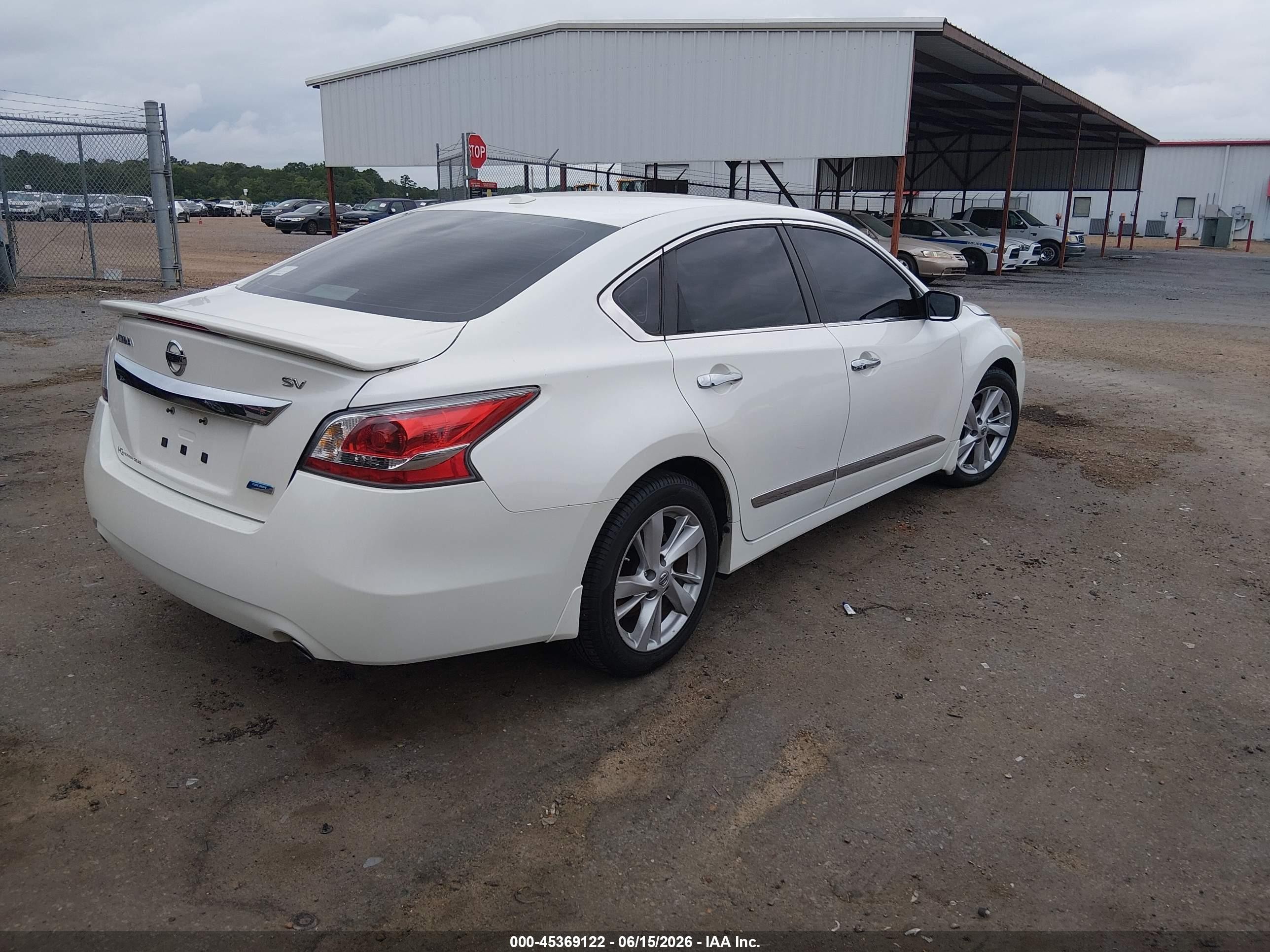 2014 Nissan Altima 2.5 Sv White vin: 1N4AL3AP7EC329783