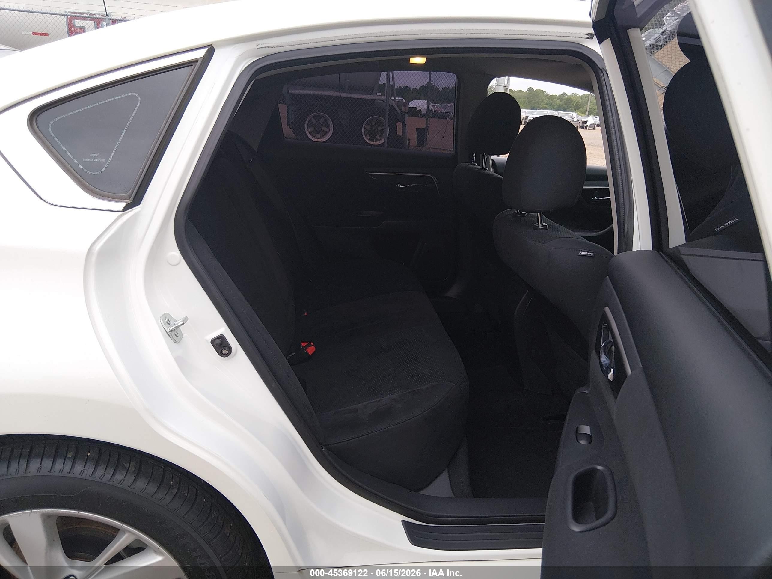 2014 Nissan Altima 2.5 Sv White vin: 1N4AL3AP7EC329783