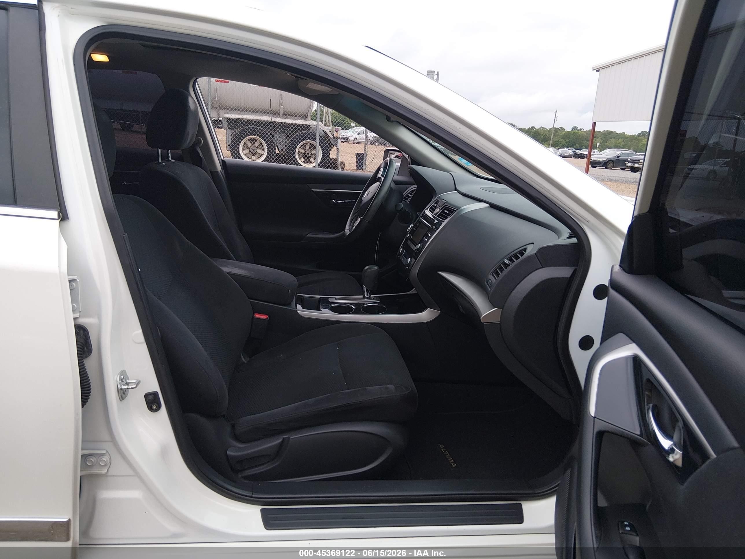 2014 Nissan Altima 2.5 Sv White vin: 1N4AL3AP7EC329783