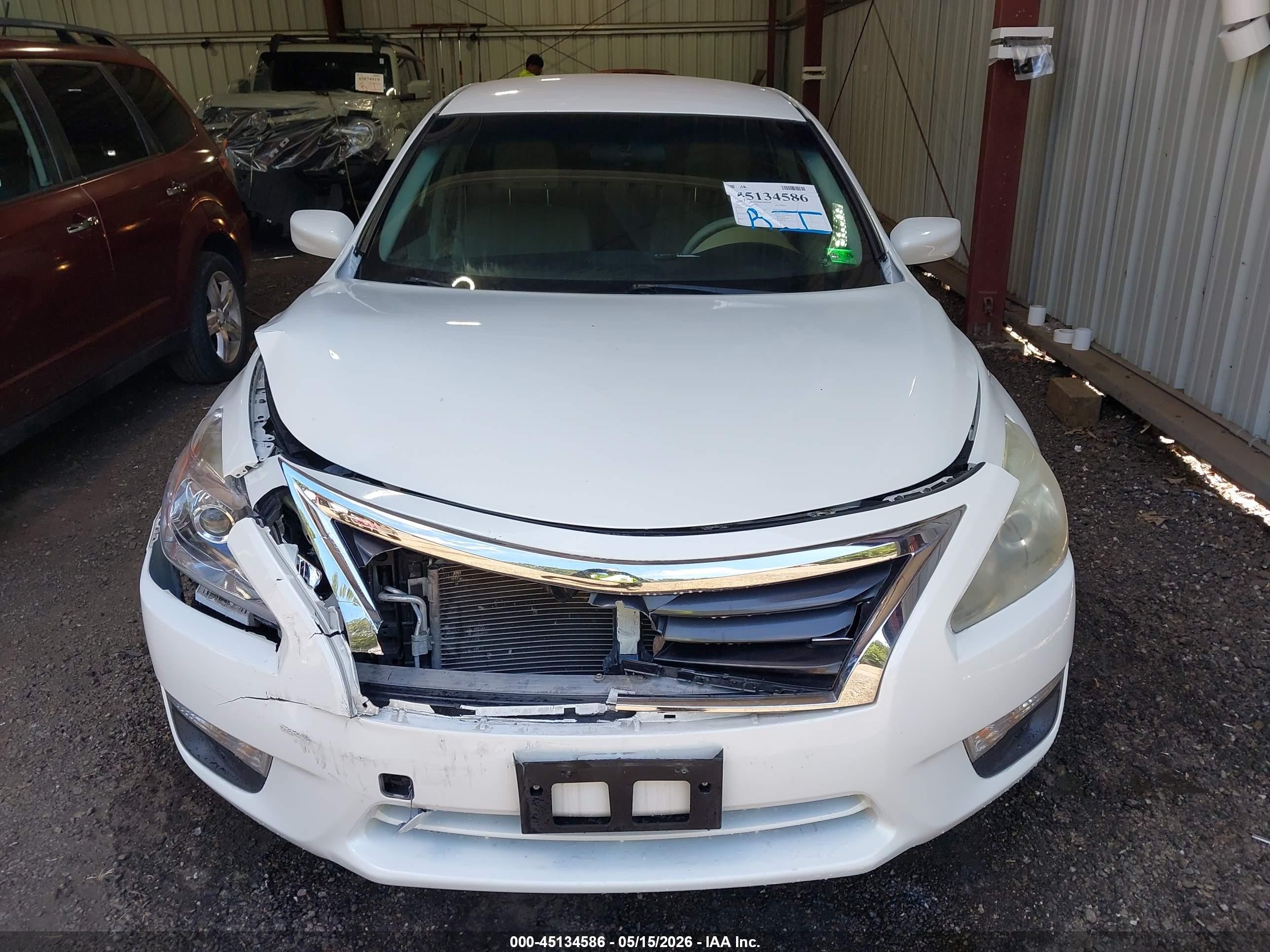 2014 Nissan Altima 2.5 S White vin: 1N4AL3AP7EC420777