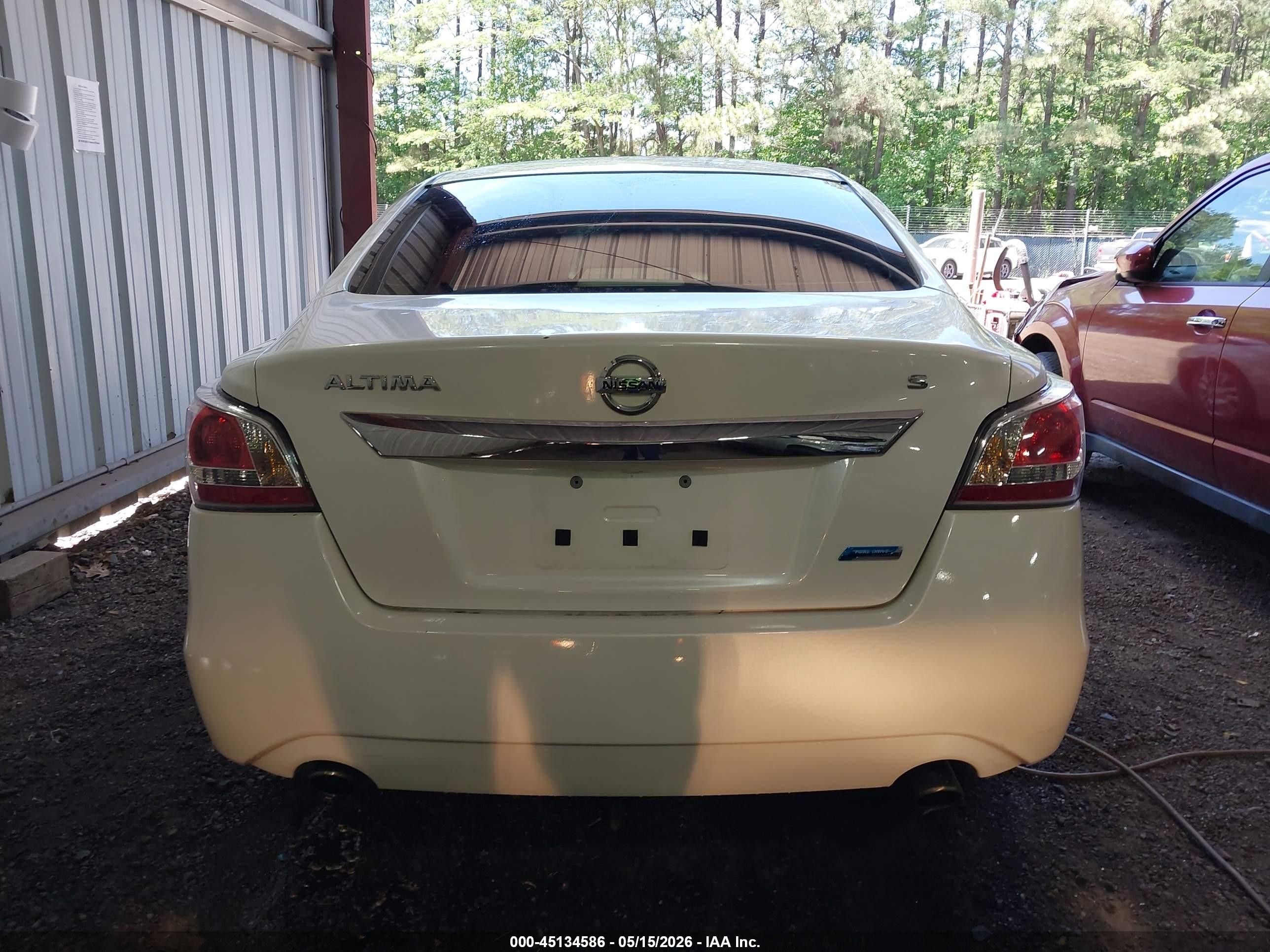 2014 Nissan Altima 2.5 S White vin: 1N4AL3AP7EC420777