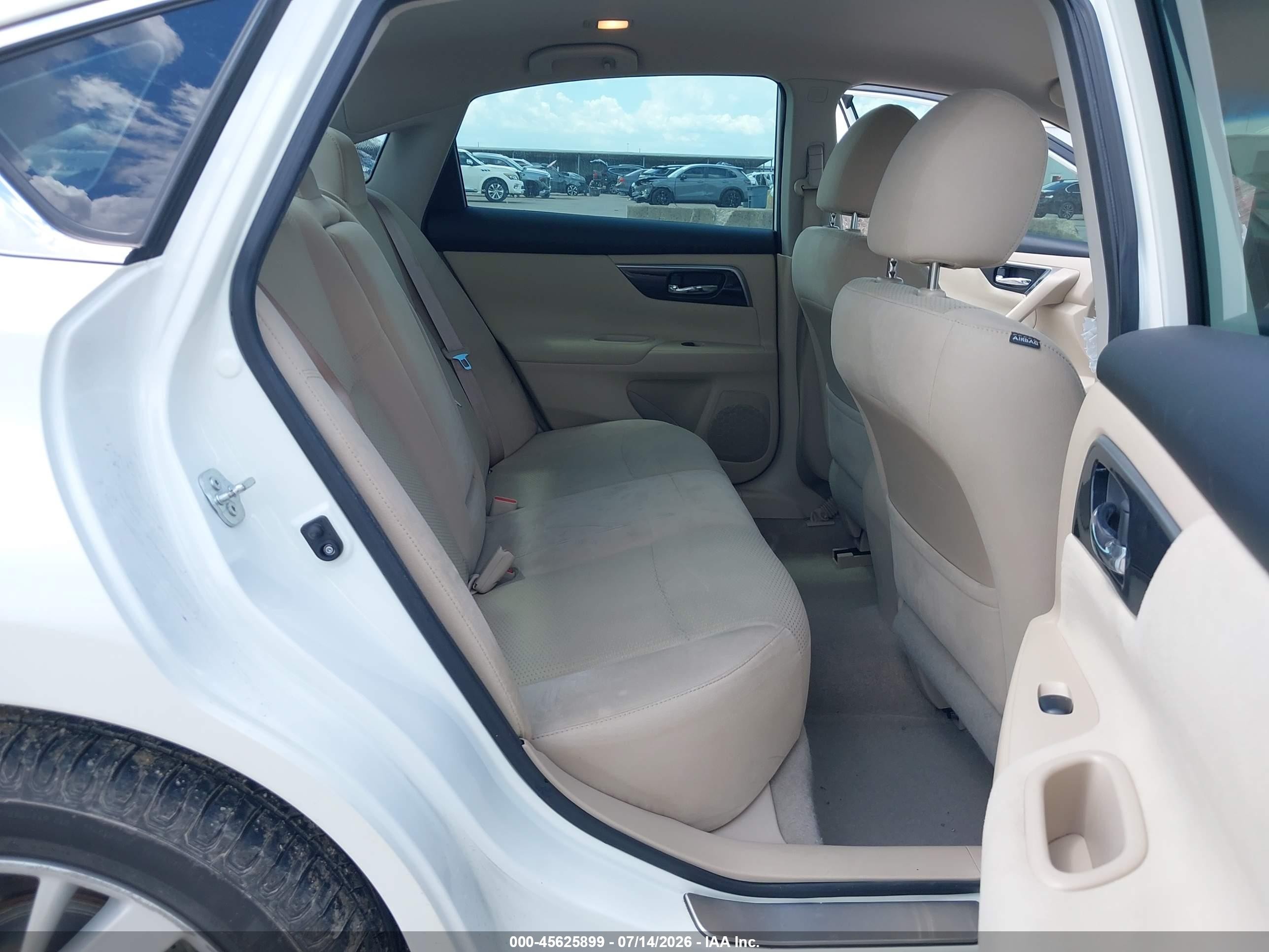 2014 Nissan Altima 2.5 Sv White vin: 1N4AL3AP7EC420827