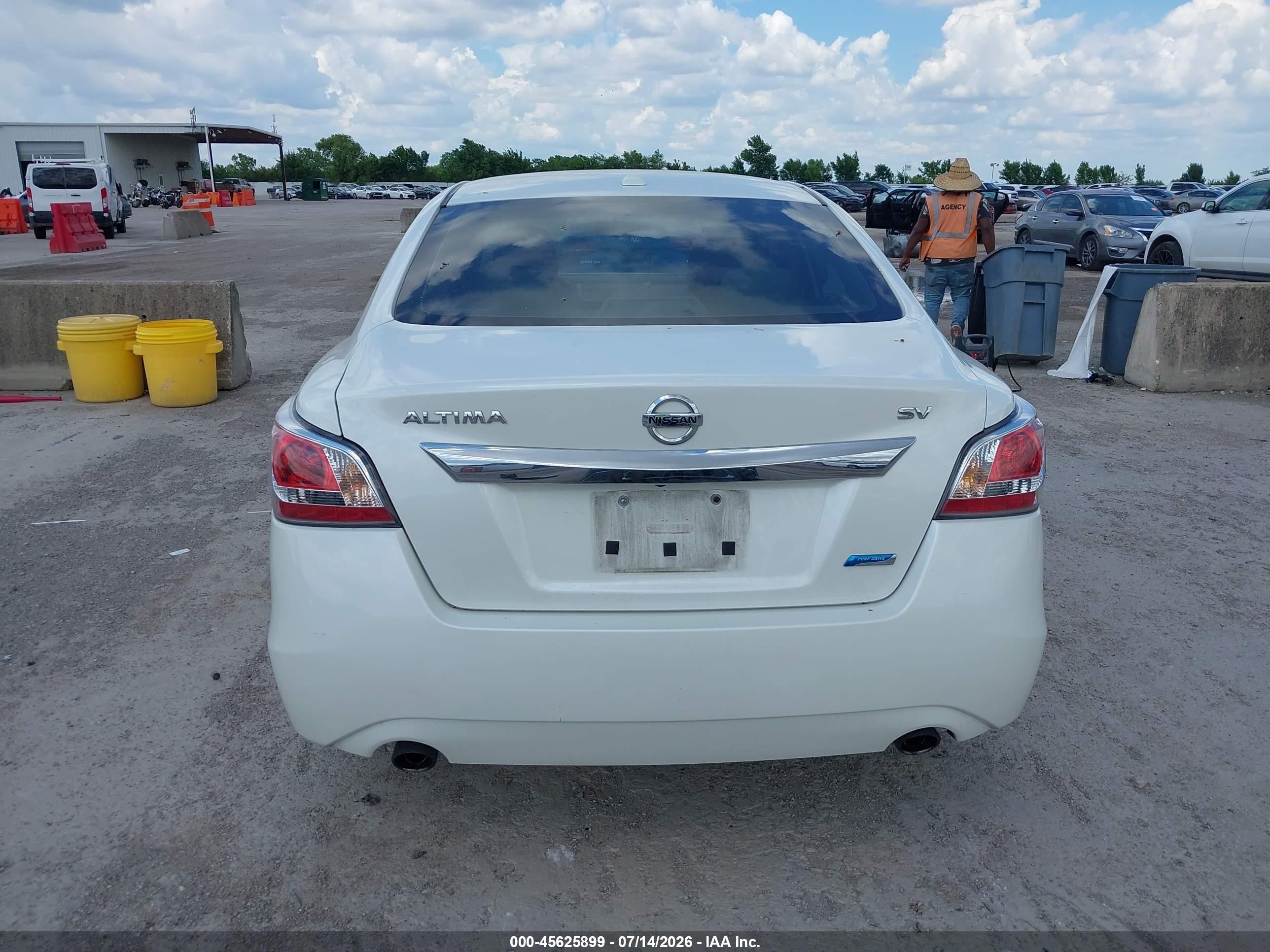 2014 Nissan Altima 2.5 Sv White vin: 1N4AL3AP7EC420827