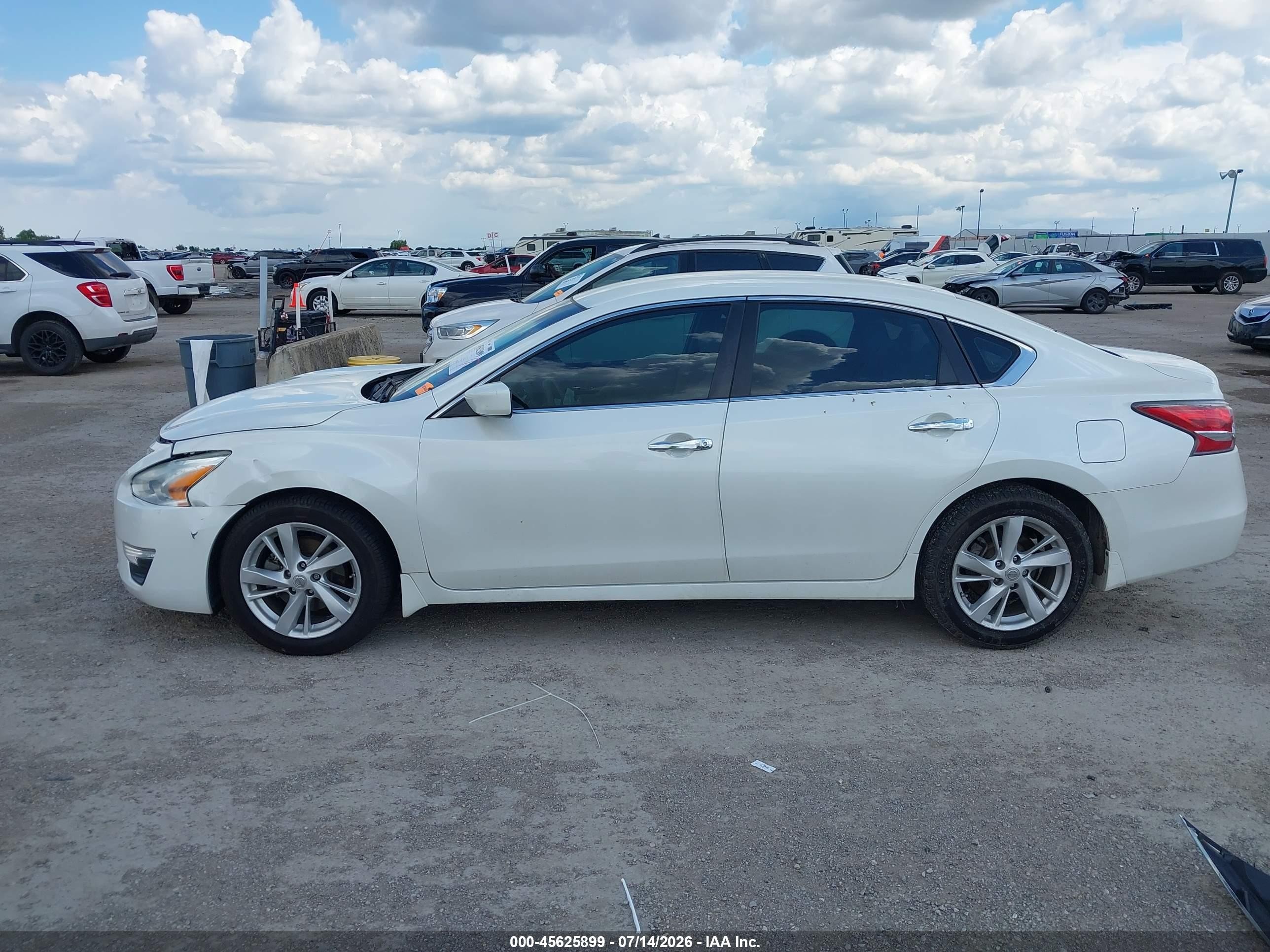 2014 Nissan Altima 2.5 Sv White vin: 1N4AL3AP7EC420827