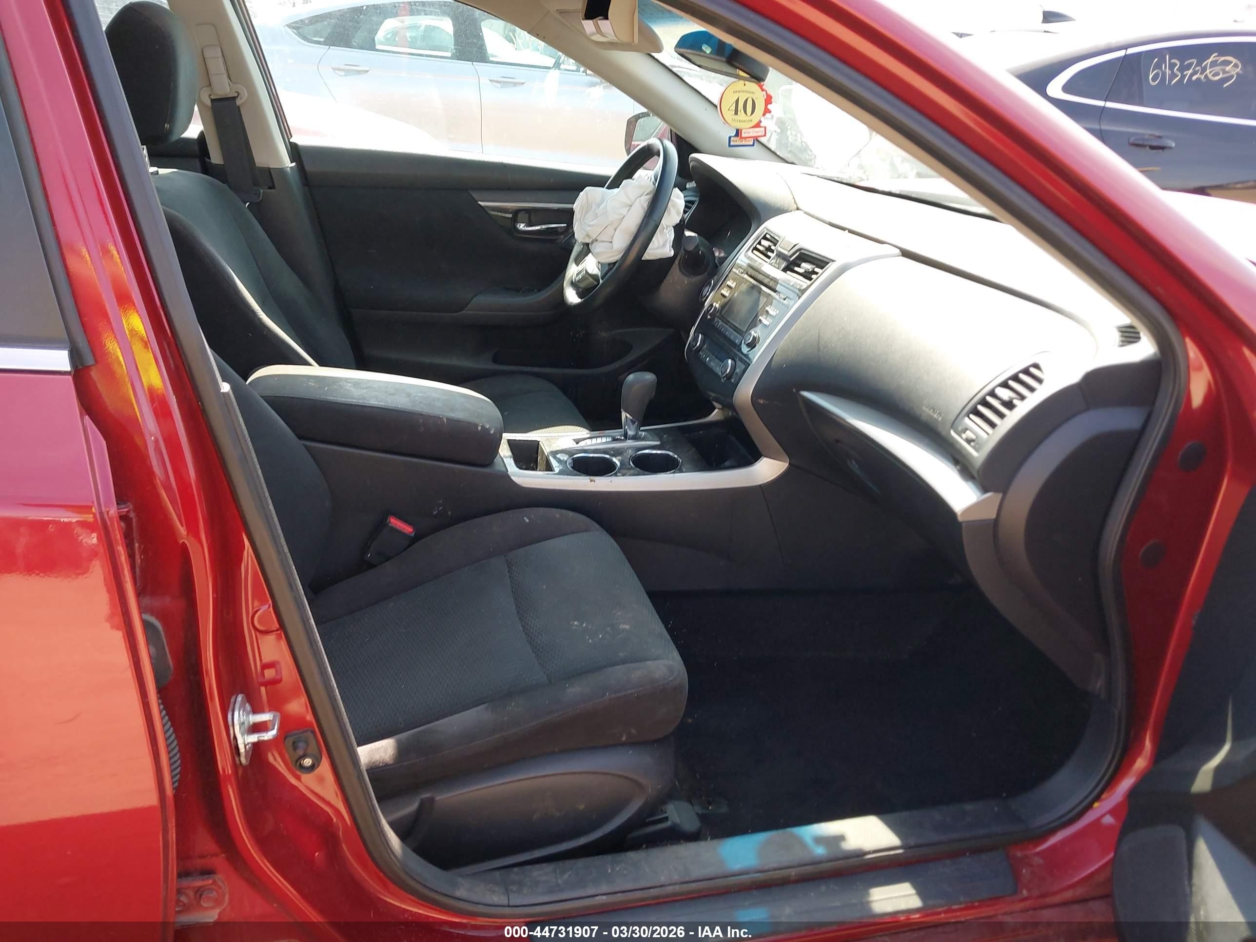 2014 Nissan Altima 2.5 Sv Красный vin: 1N4AL3AP7EC424375
