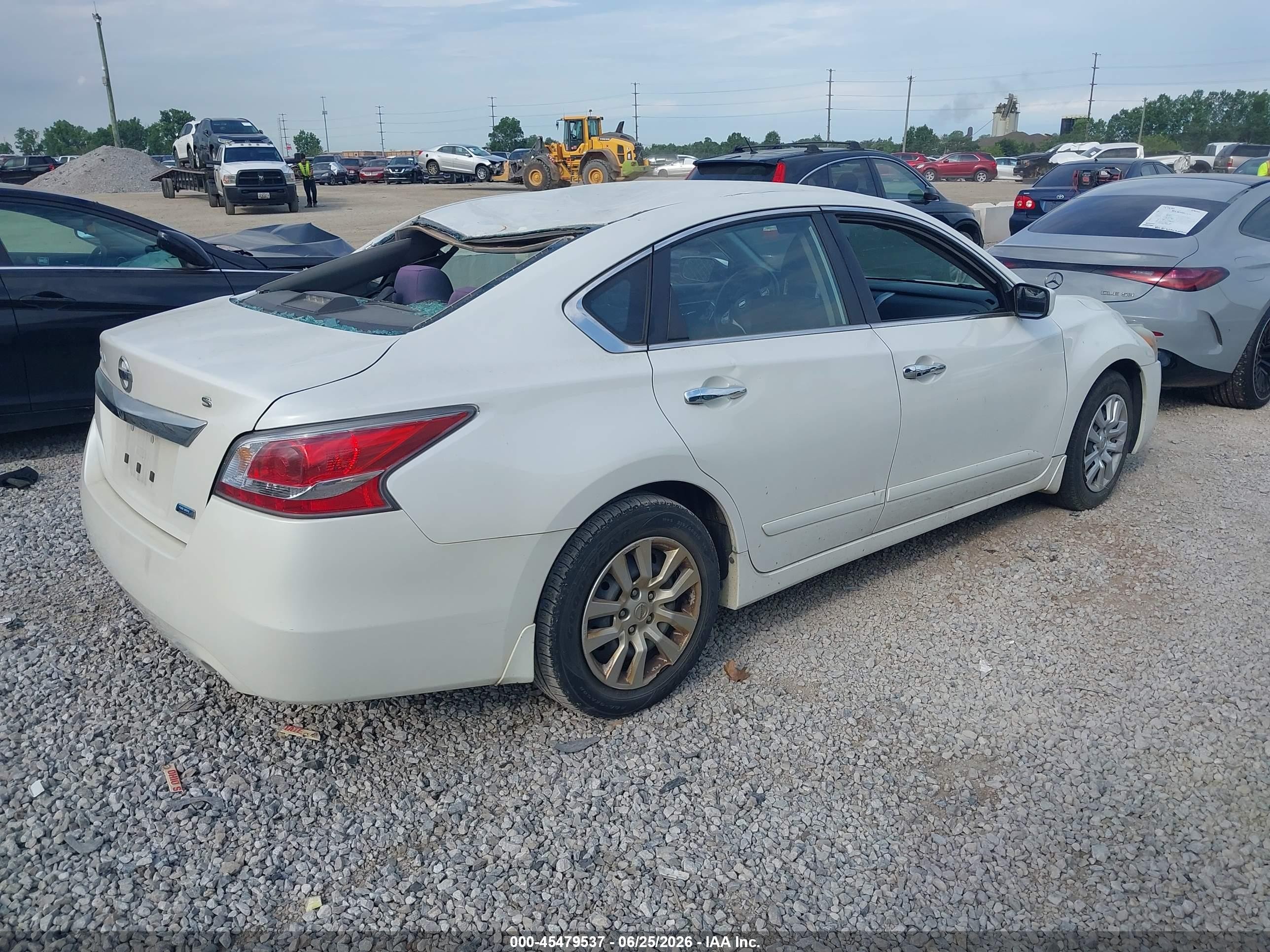 2014 Nissan Altima 2.5 S White vin: 1N4AL3AP7EC426594