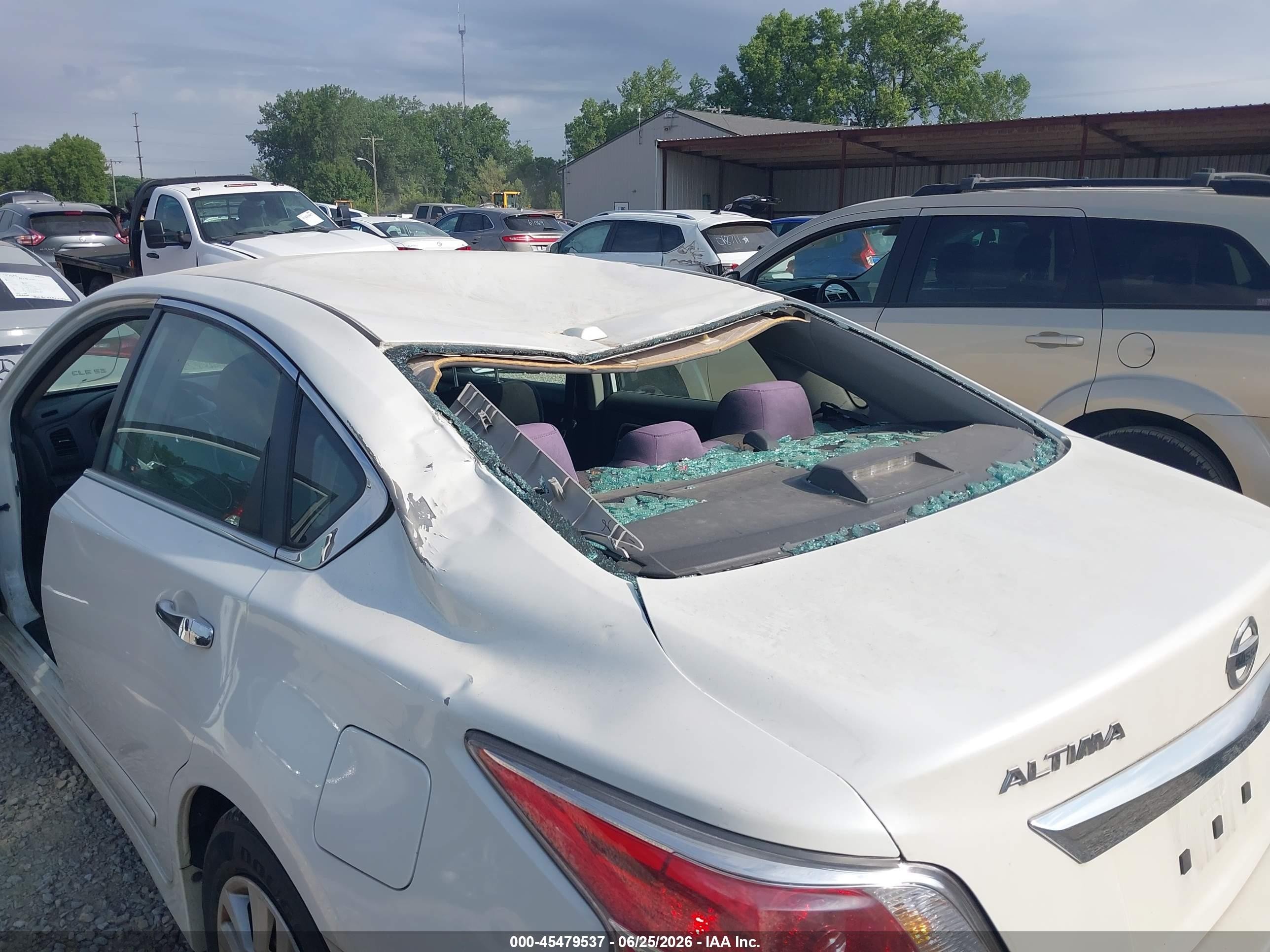 2014 Nissan Altima 2.5 S White vin: 1N4AL3AP7EC426594