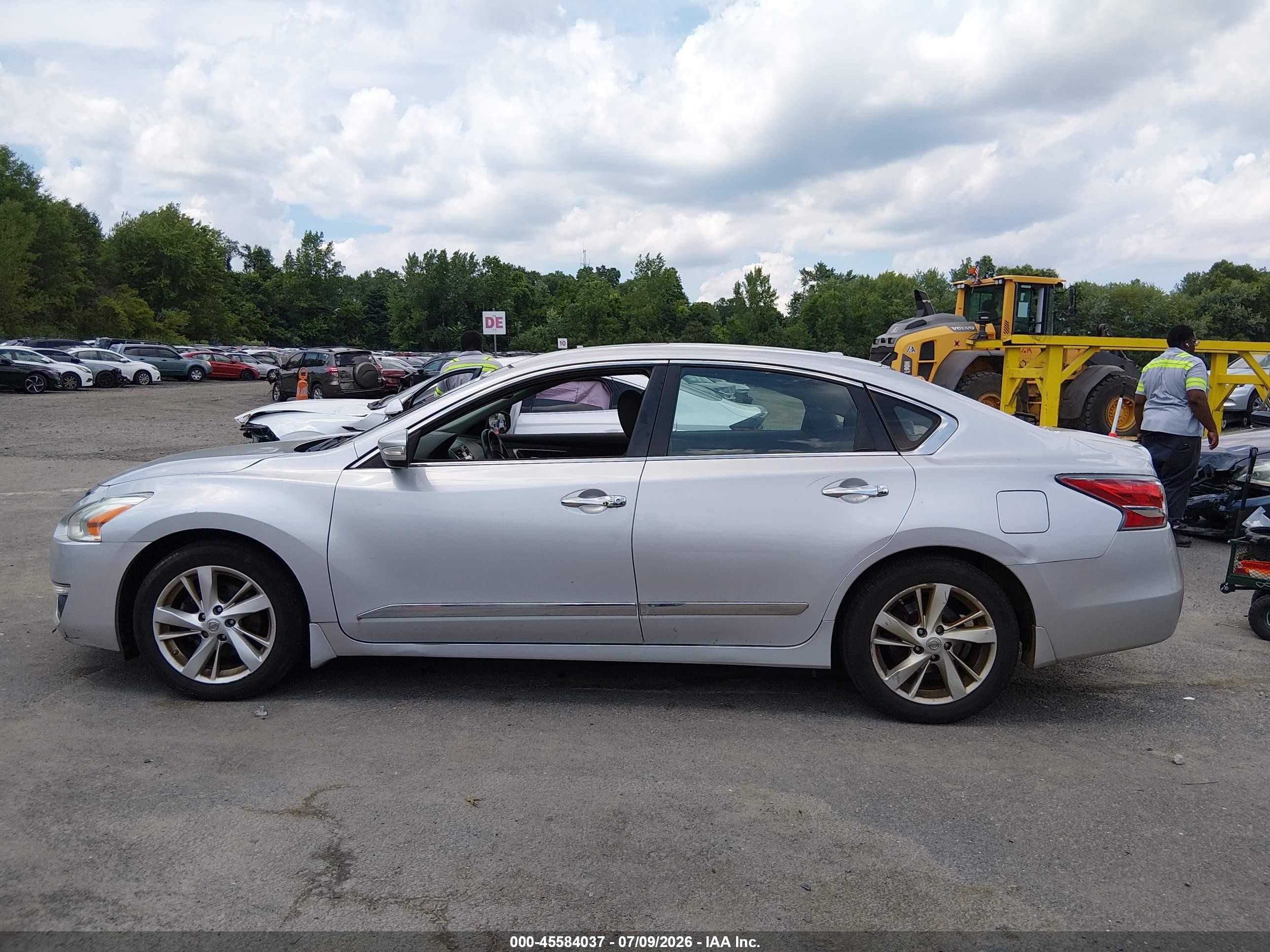 2014 Nissan Altima 2.5 Sv Silver vin: 1N4AL3AP7EC903427