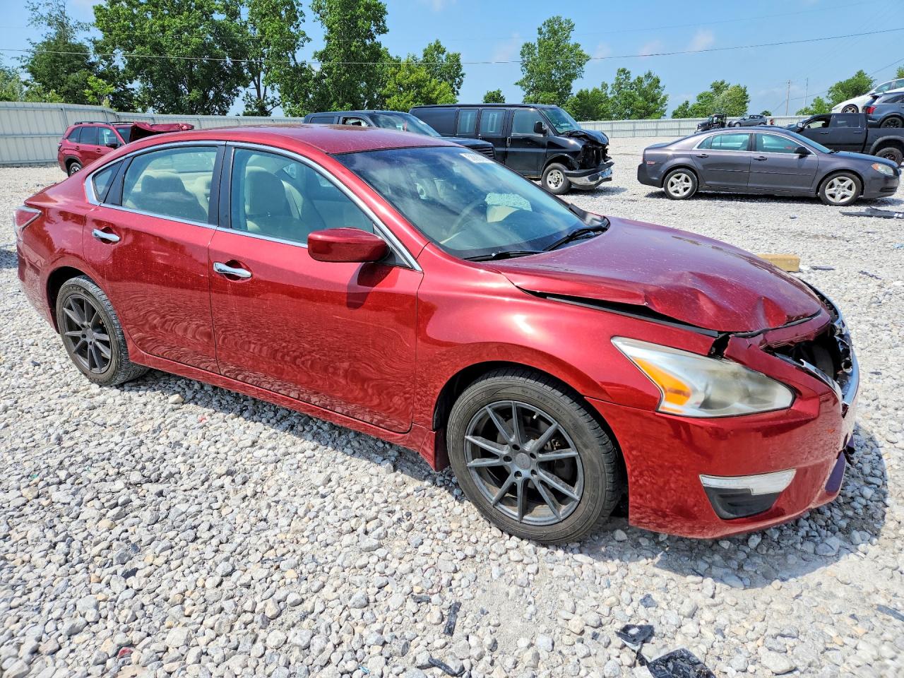 2014 Nissan Altima 2.5 Red vin: 1N4AL3AP7EN207574