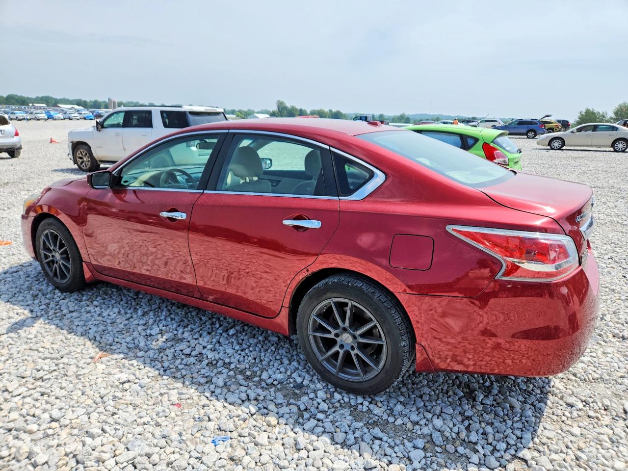 2014 Nissan Altima 2.5 Red vin: 1N4AL3AP7EN207574