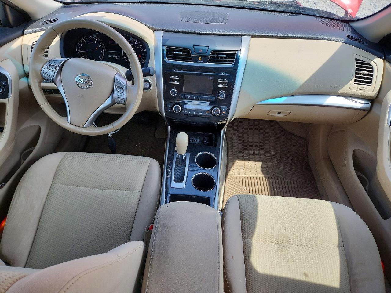 2014 Nissan Altima 2.5 Red vin: 1N4AL3AP7EN207574
