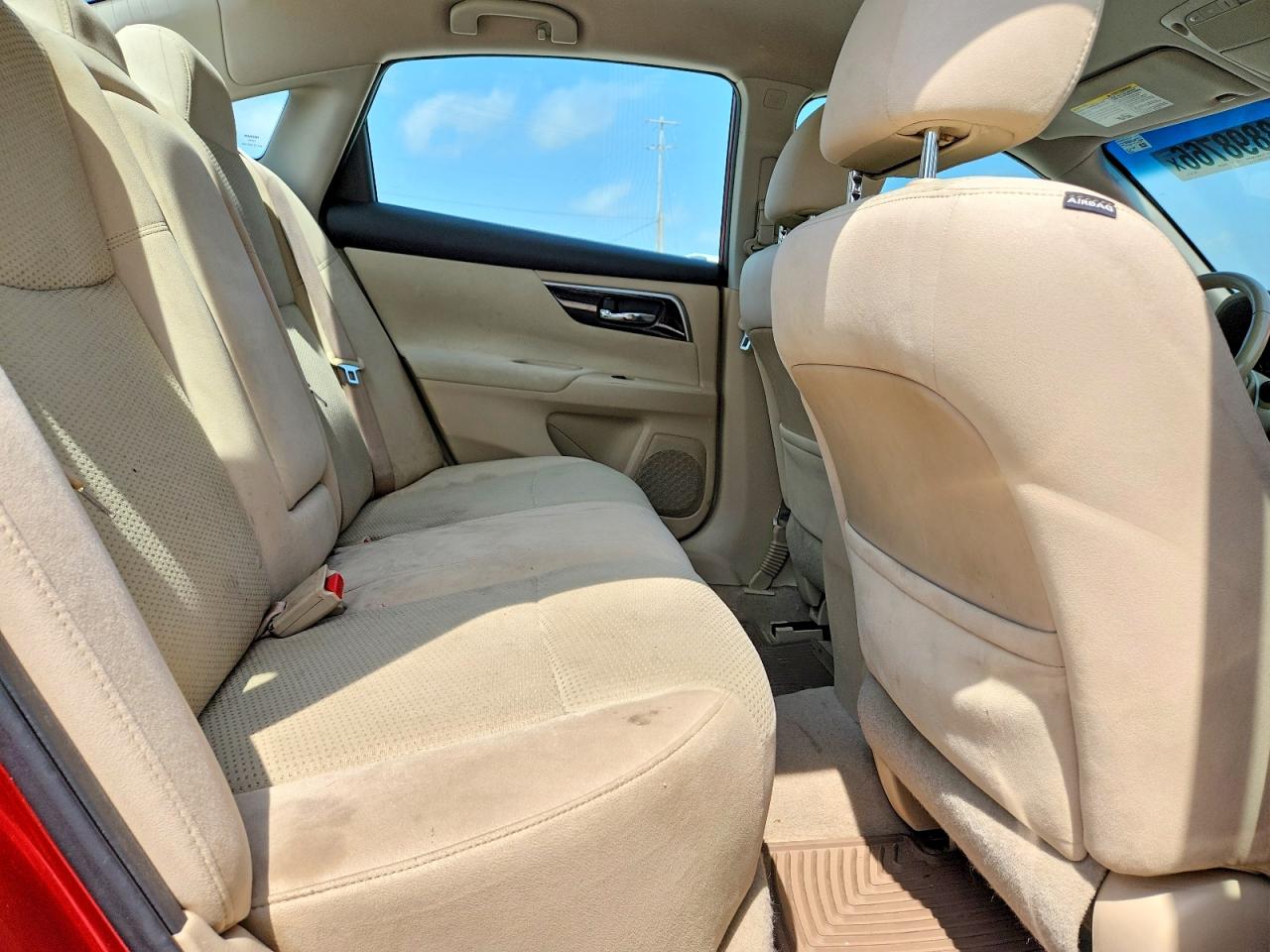 2014 Nissan Altima 2.5 Red vin: 1N4AL3AP7EN207574