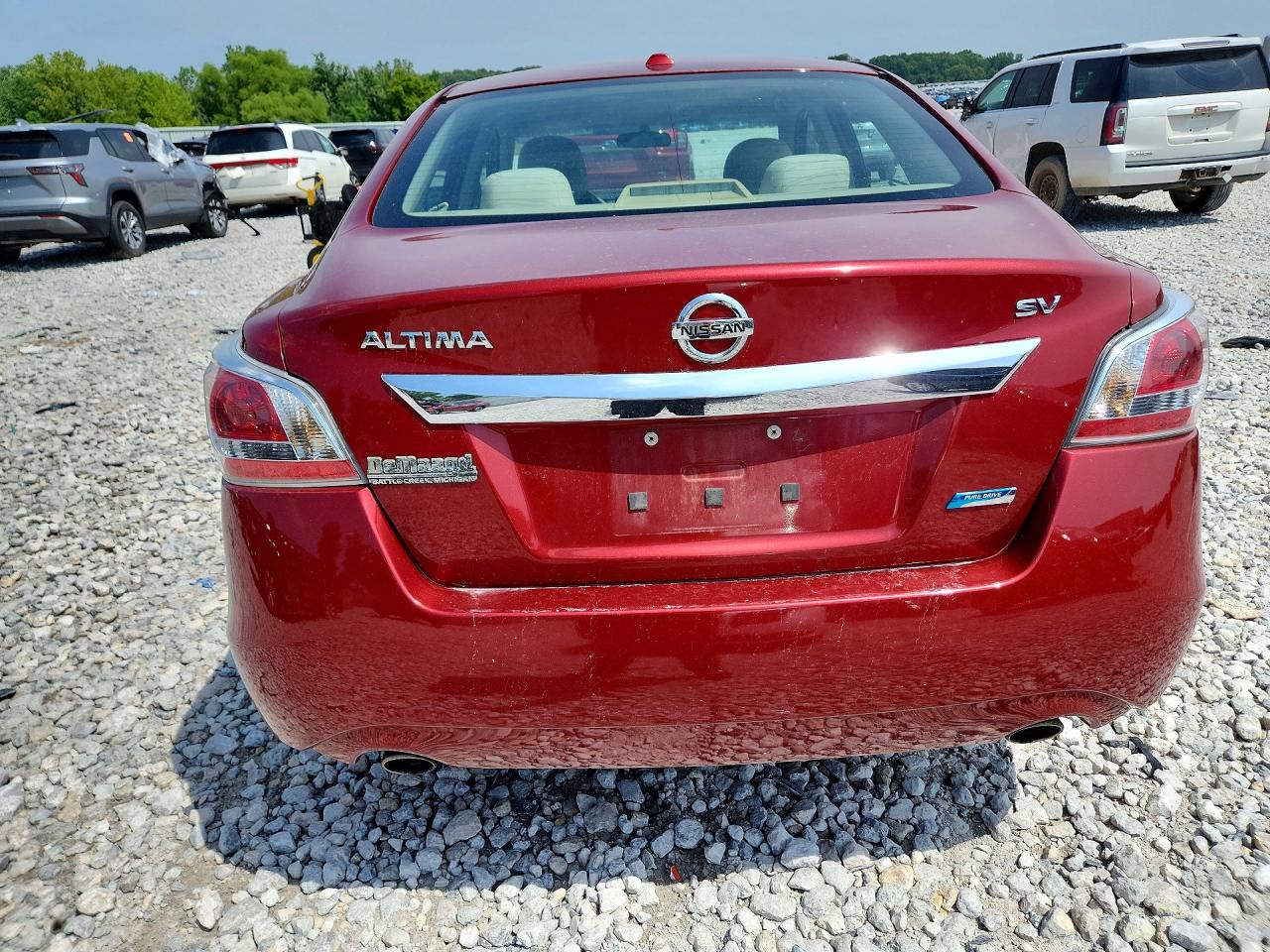 2014 Nissan Altima 2.5 Red vin: 1N4AL3AP7EN207574