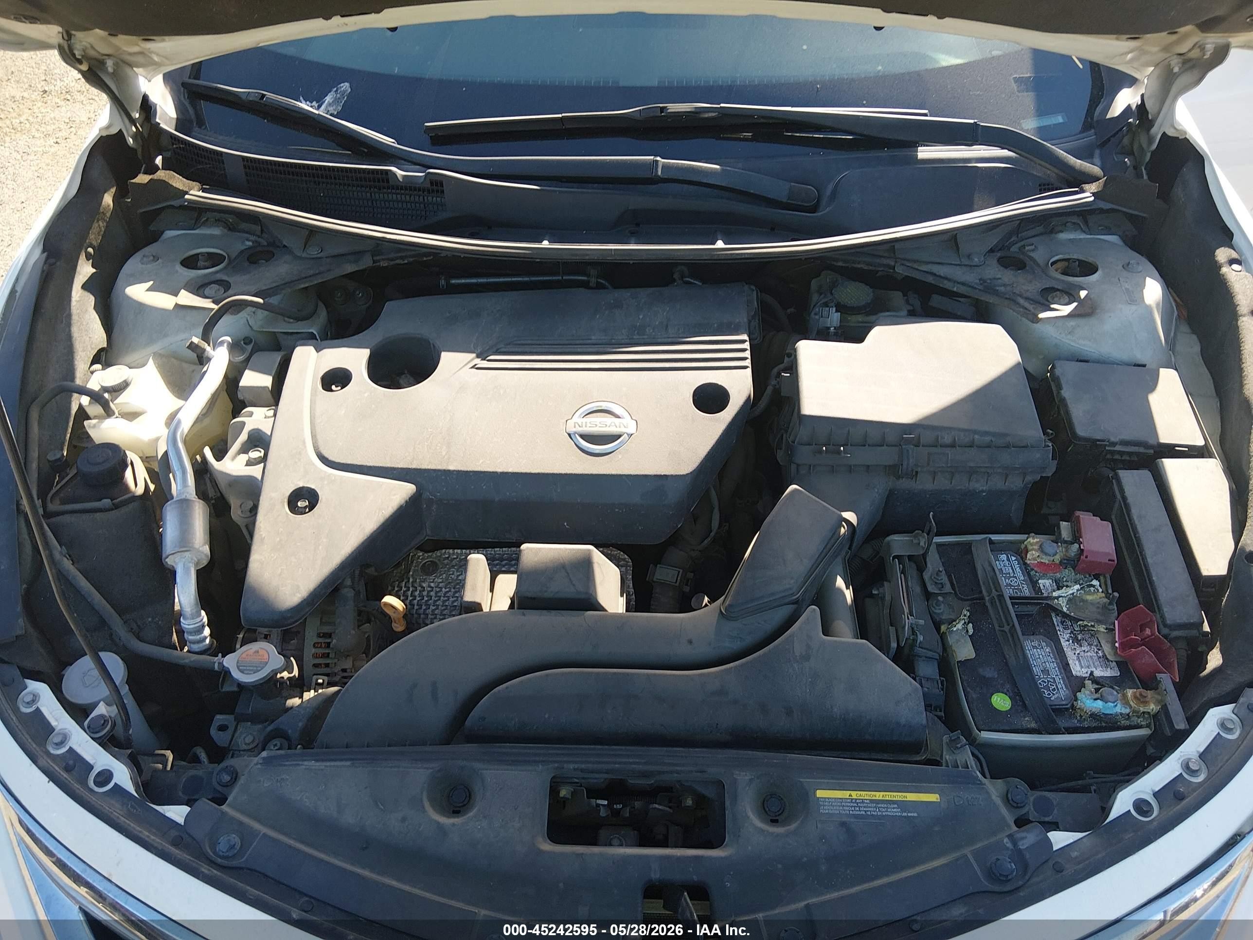 2014 Nissan Altima 2.5 S White vin: 1N4AL3AP7EN210345