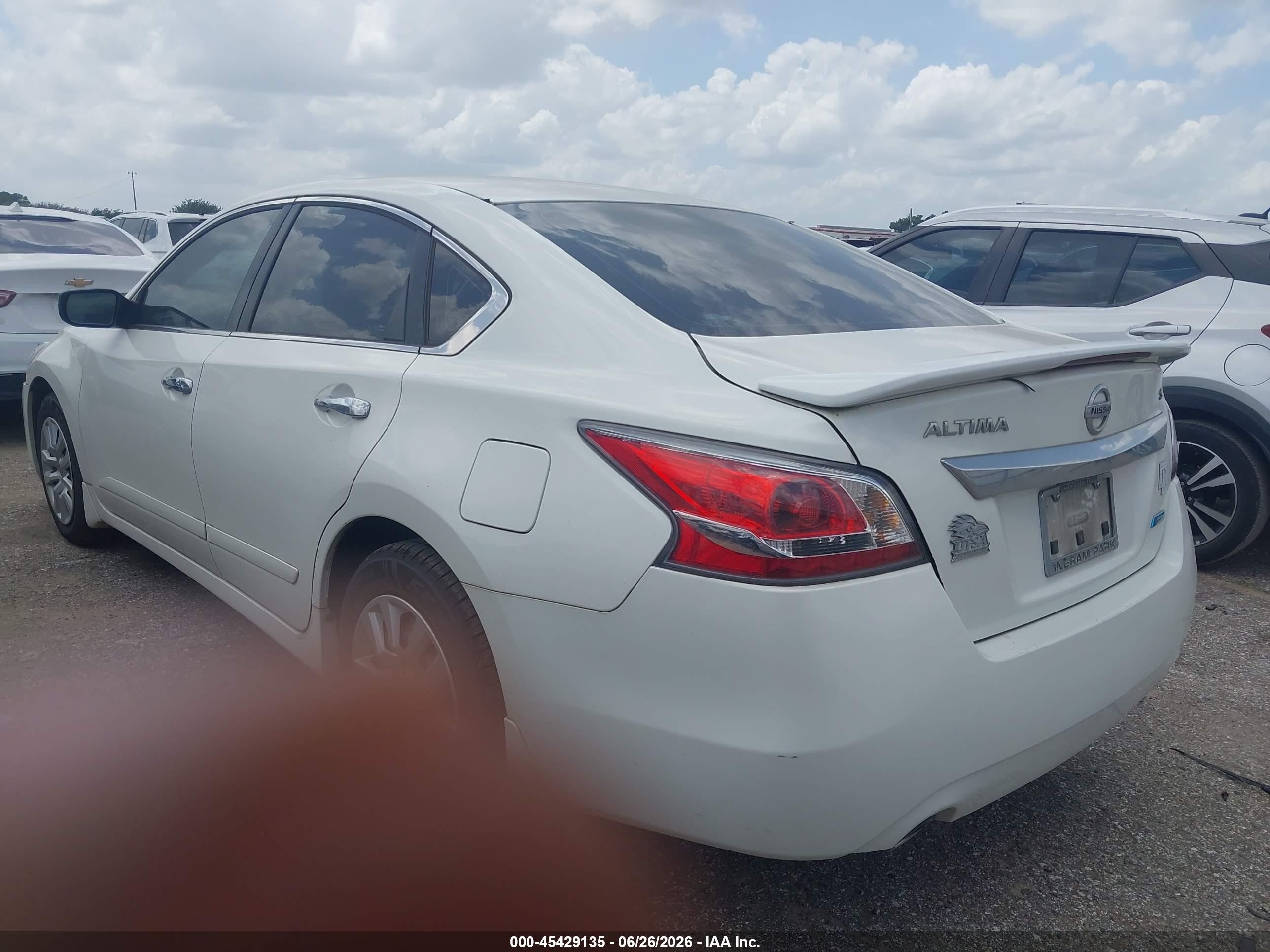 2014 Nissan Altima 2.5 S White vin: 1N4AL3AP7EN217361