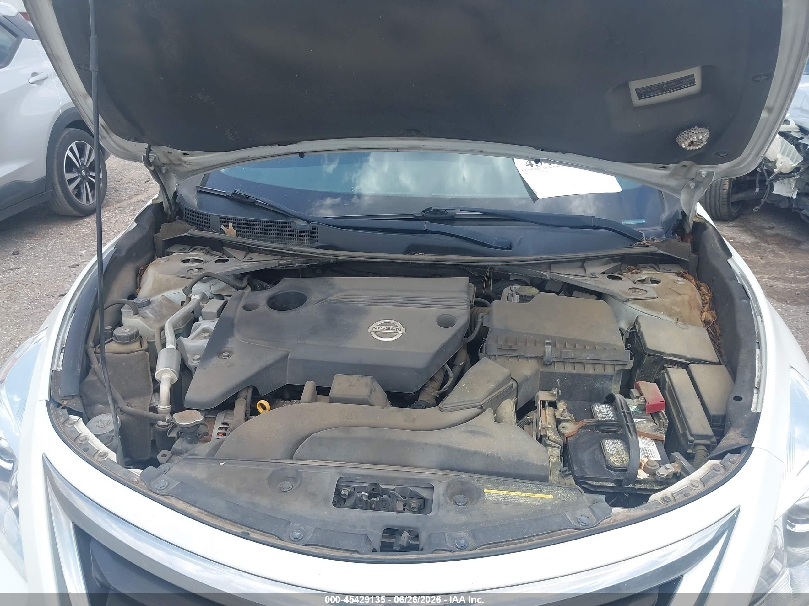 2014 Nissan Altima 2.5 S White vin: 1N4AL3AP7EN217361