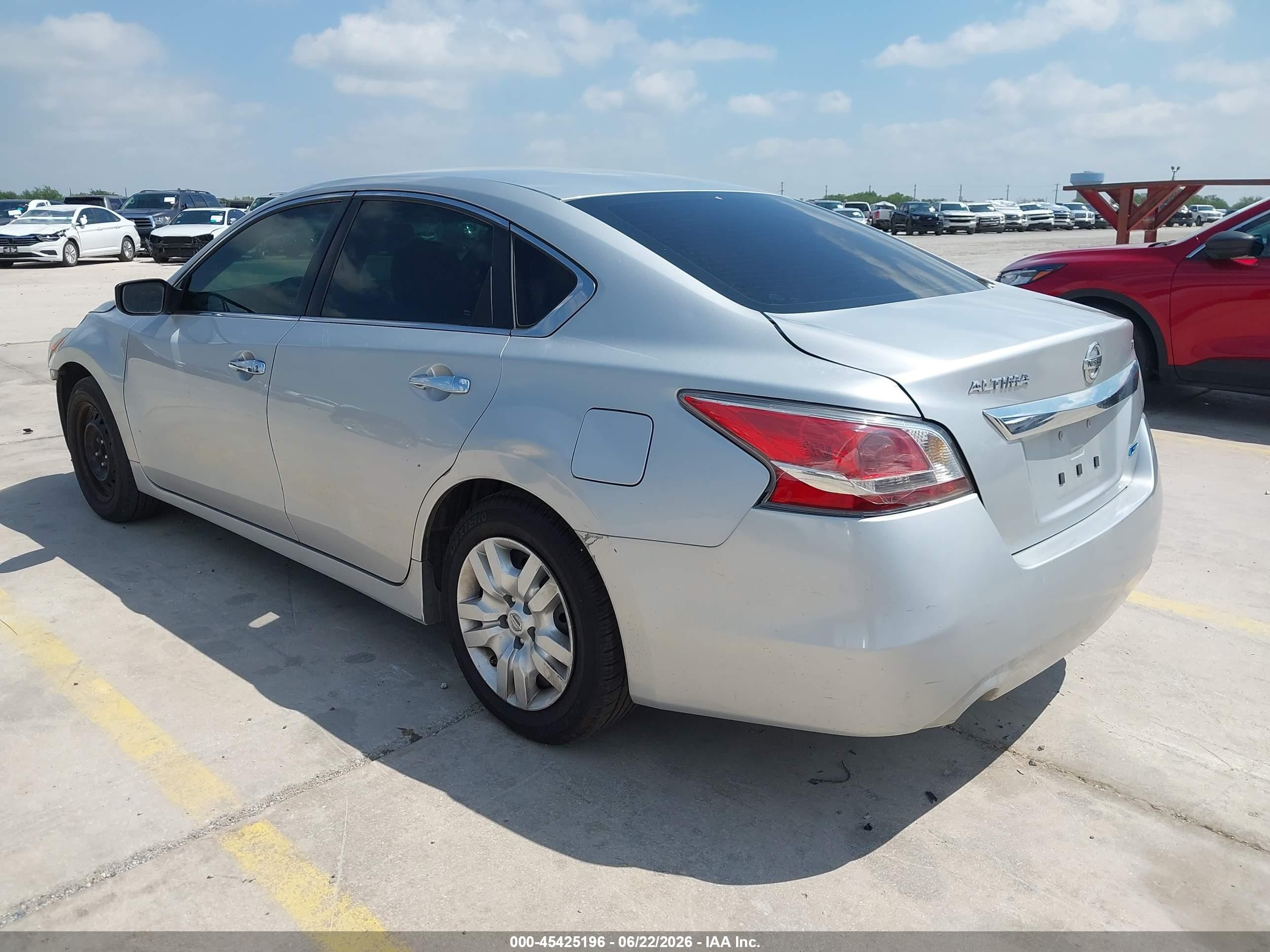 2014 Nissan Altima 2.5 S Серебряный vin: 1N4AL3AP7EN222513